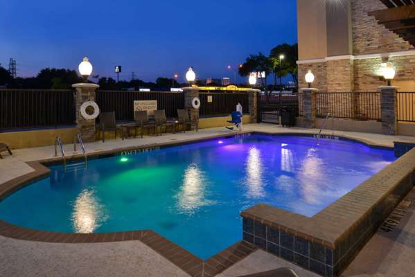 Pool - Hampton Inn & Suites Market Center Dallas - I-35, Exit 432B