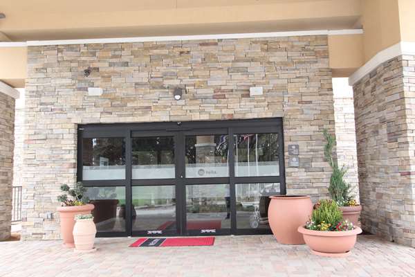 Exterior view - Hampton Inn & Suites Market Center Dallas - I-35, Exit 432B