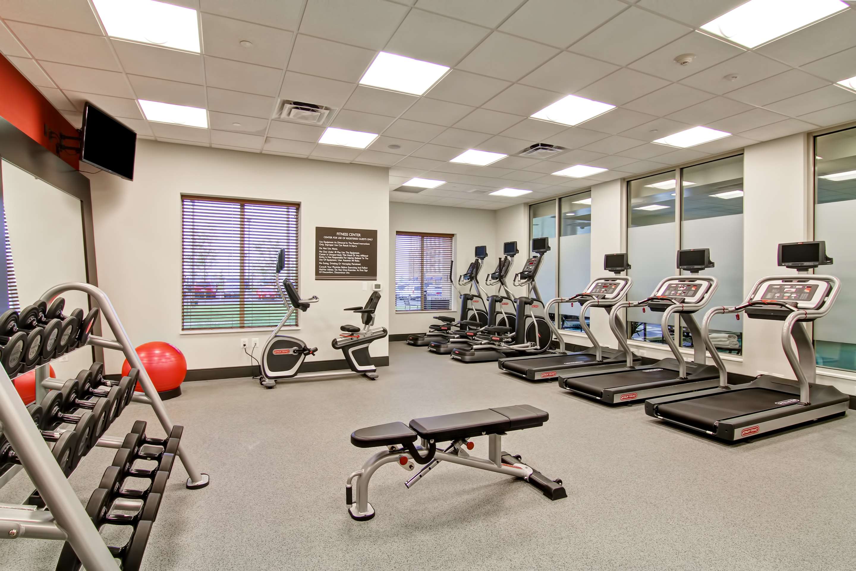 Health club fitness center gym | Hilton Garden Inn Woodbridge