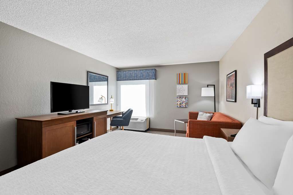 HAMPTON INN DEBARY DELTONA - Tap to explore photos