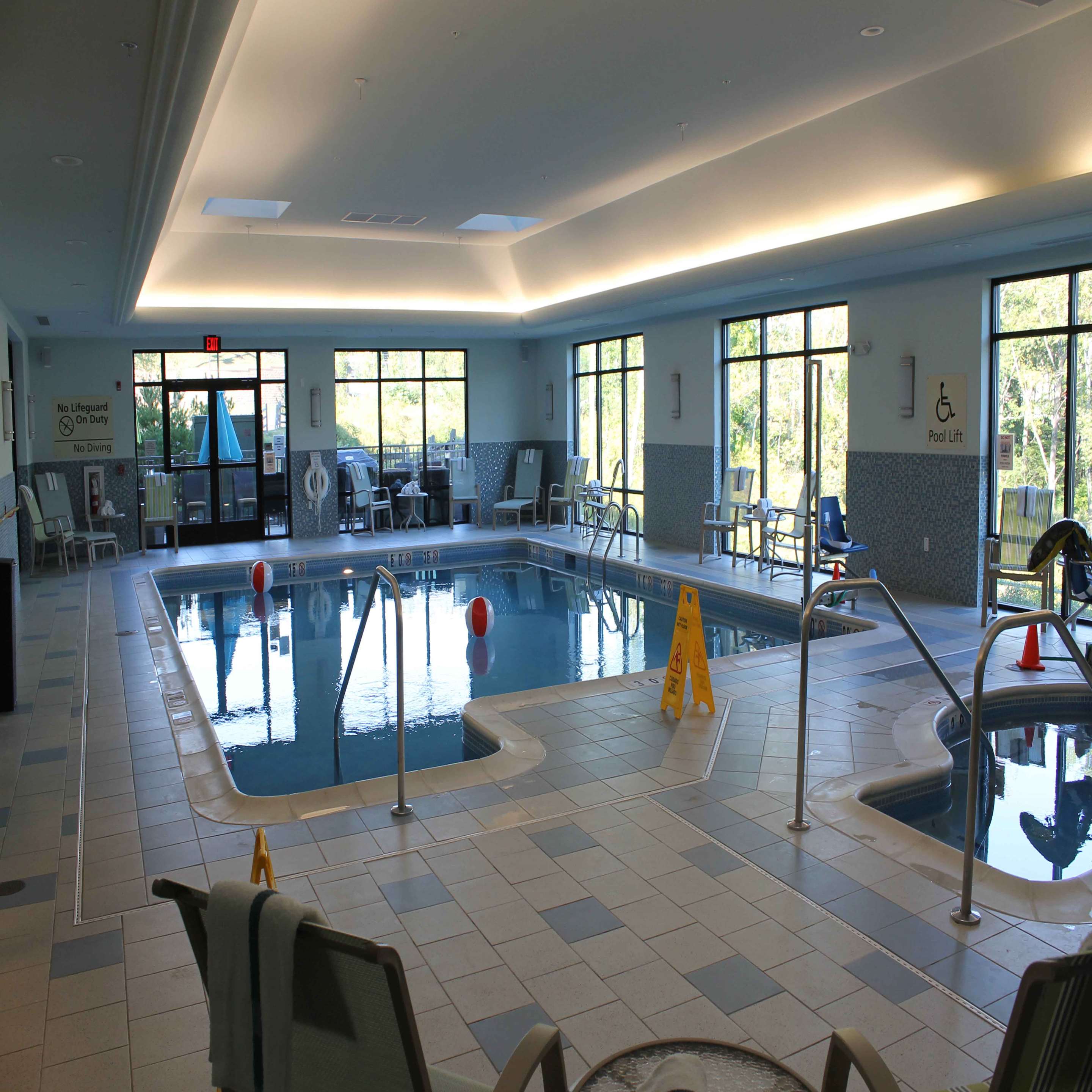 Pool | Hampton Inn & Suites Stroudsburg Pocono Mountains