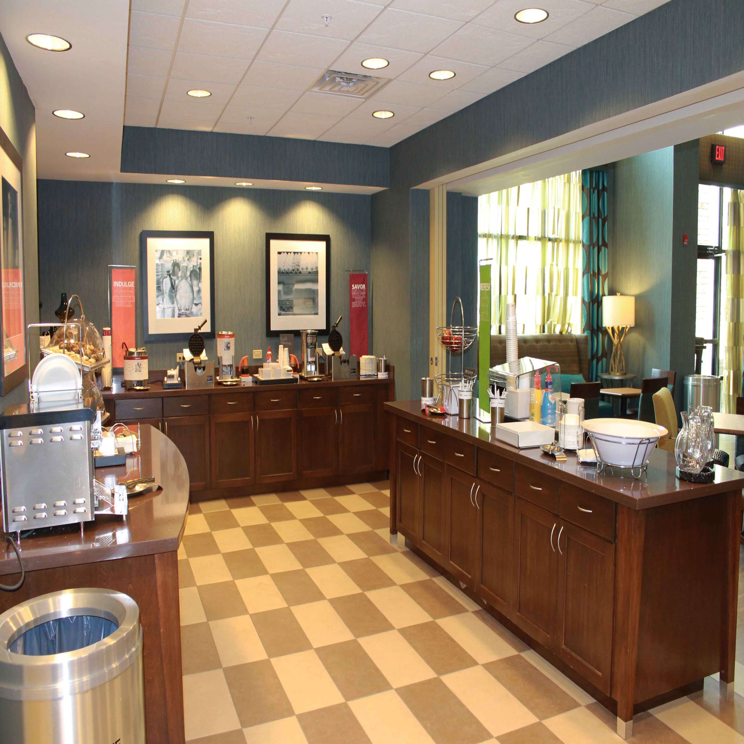 Restaurant | Hampton Inn & Suites Stroudsburg Pocono Mountains