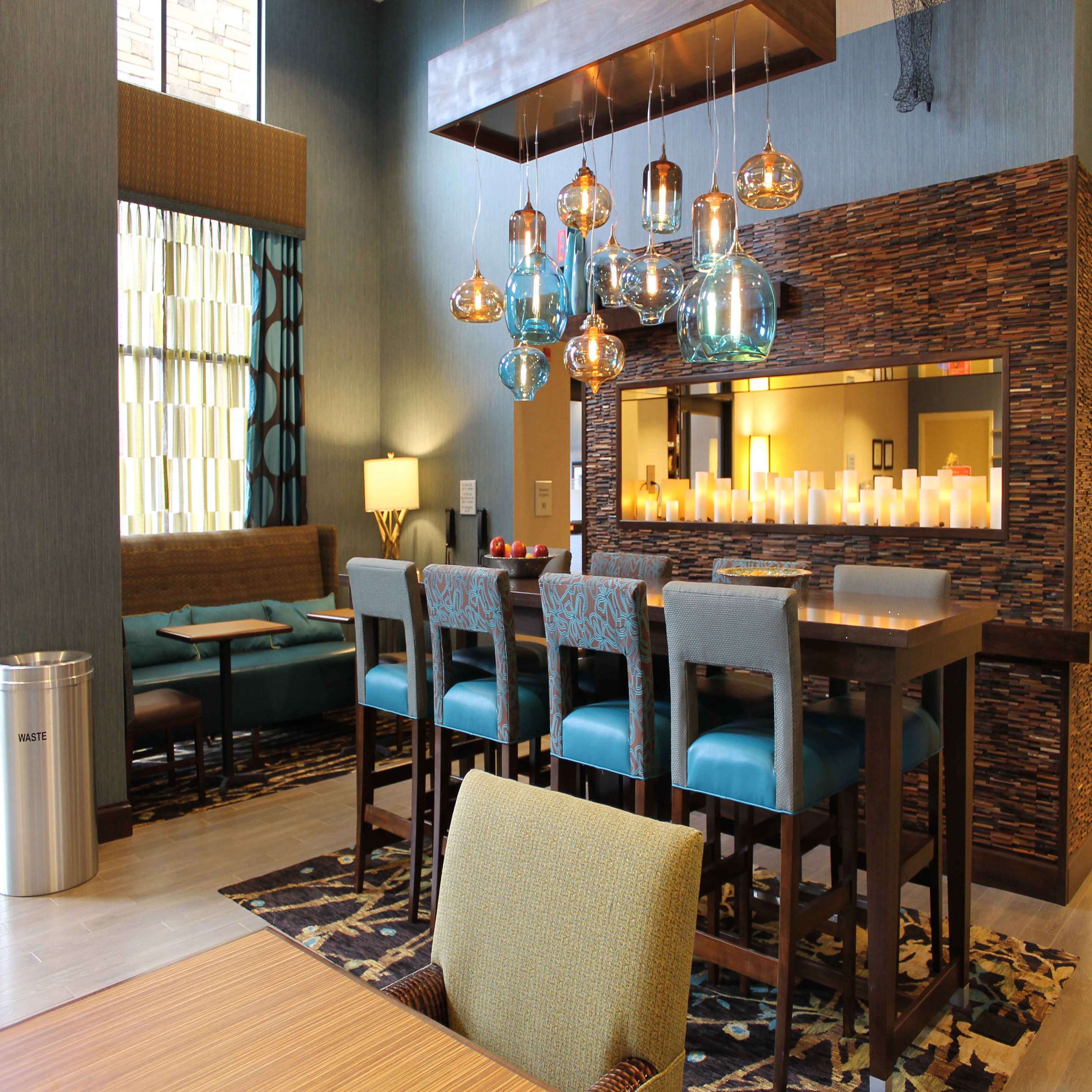 Reception | Hampton Inn & Suites Stroudsburg Pocono Mountains