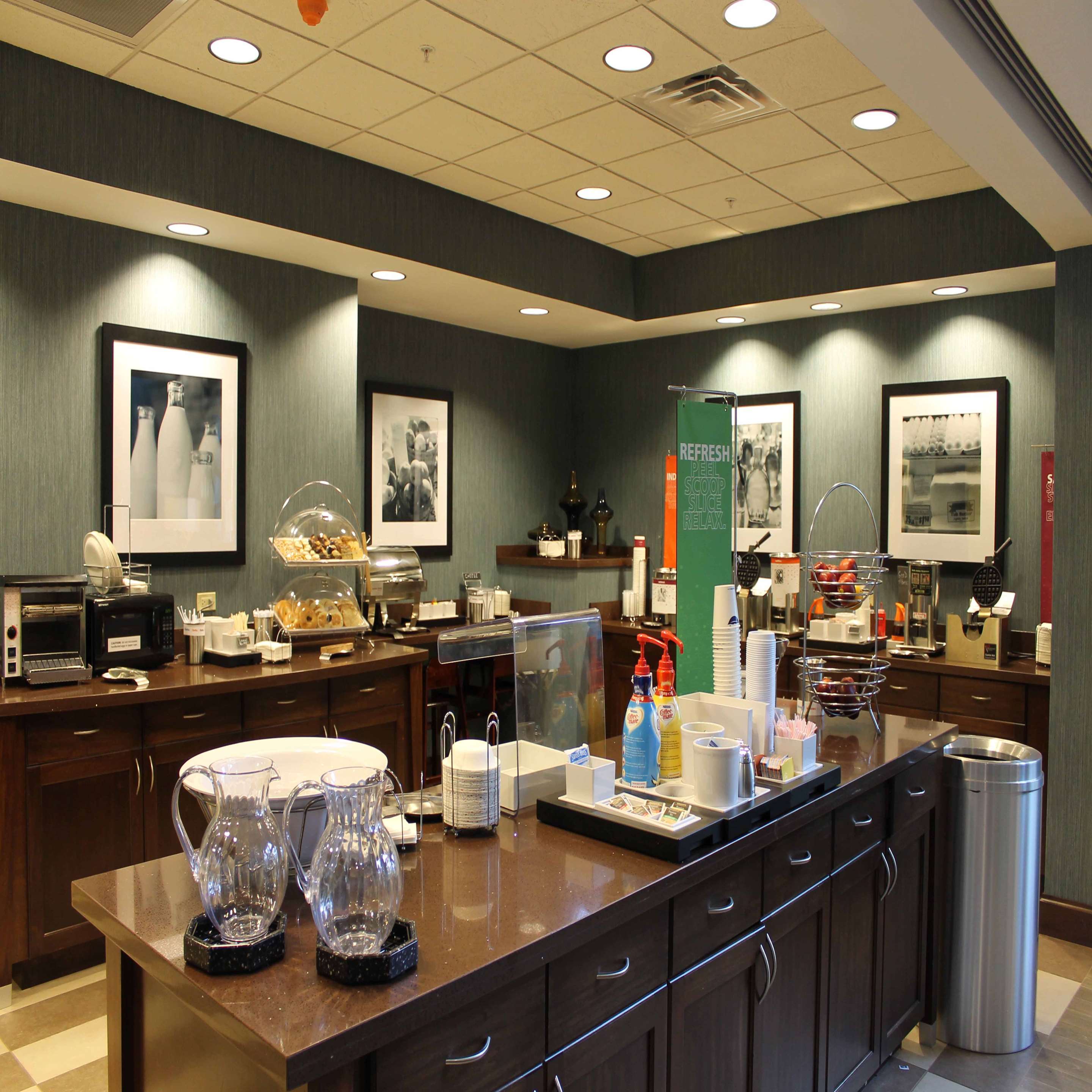 Restaurant | Hampton Inn & Suites Stroudsburg Pocono Mountains
