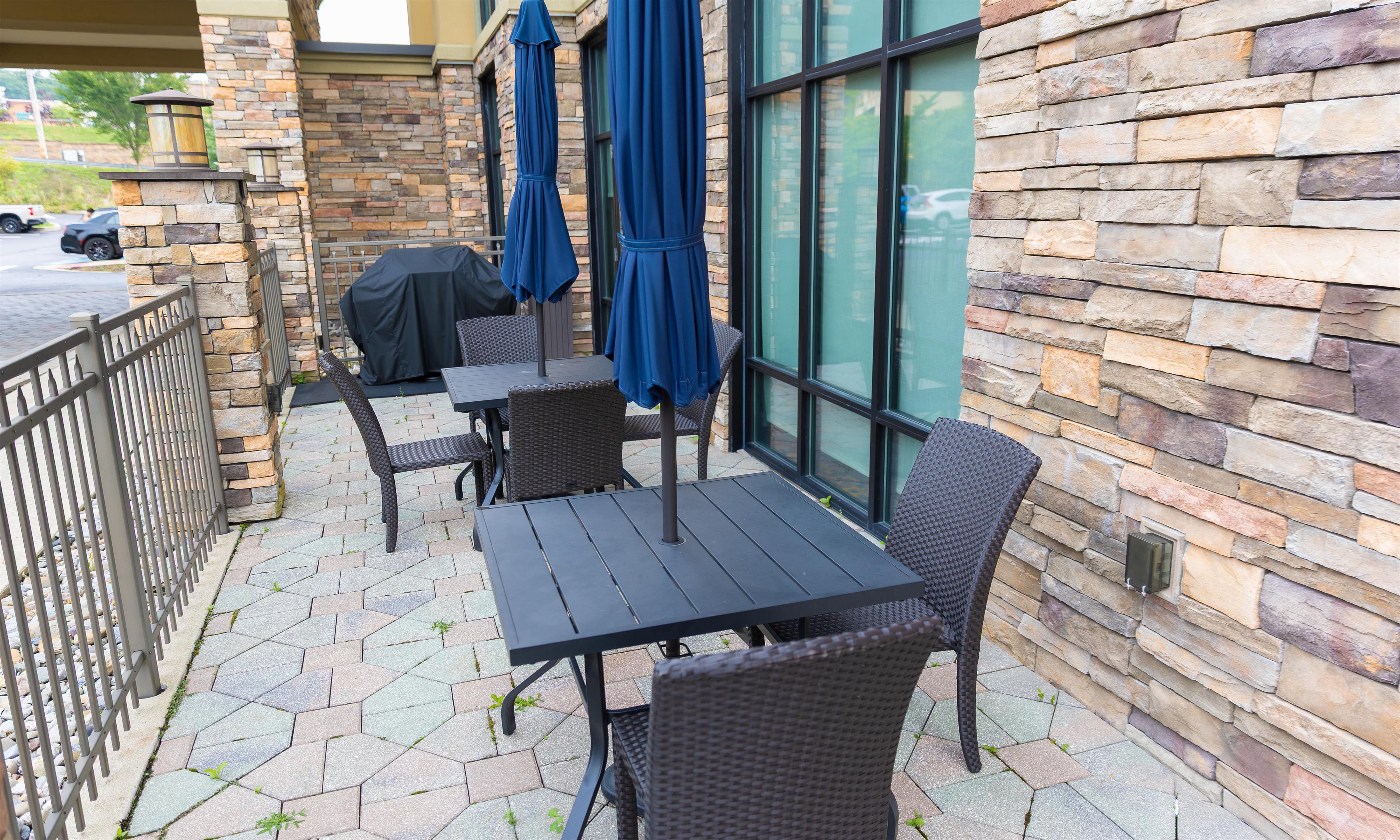 Exterior | Hampton Inn & Suites Stroudsburg Pocono Mountains