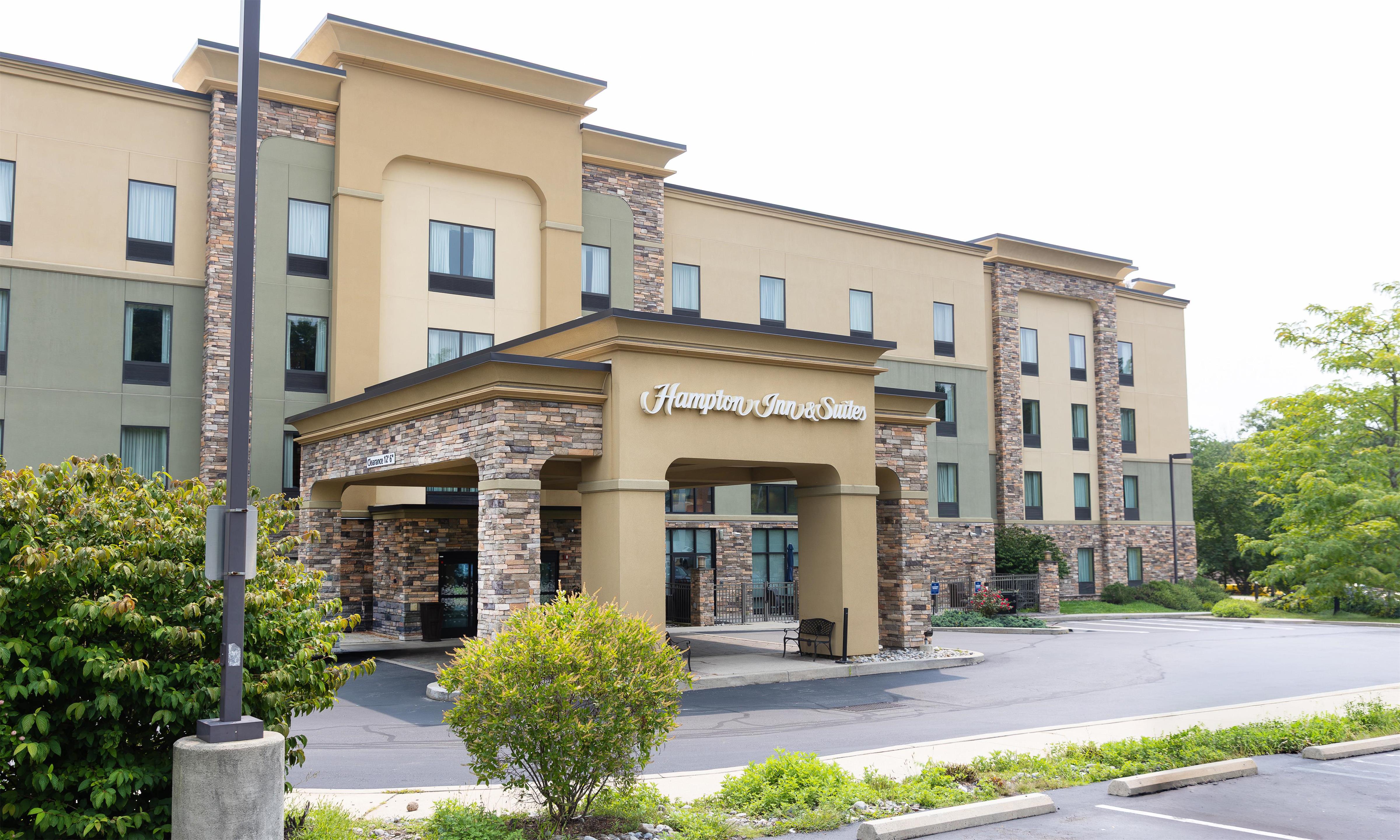 Exterior | Hampton Inn & Suites Stroudsburg Pocono Mountains