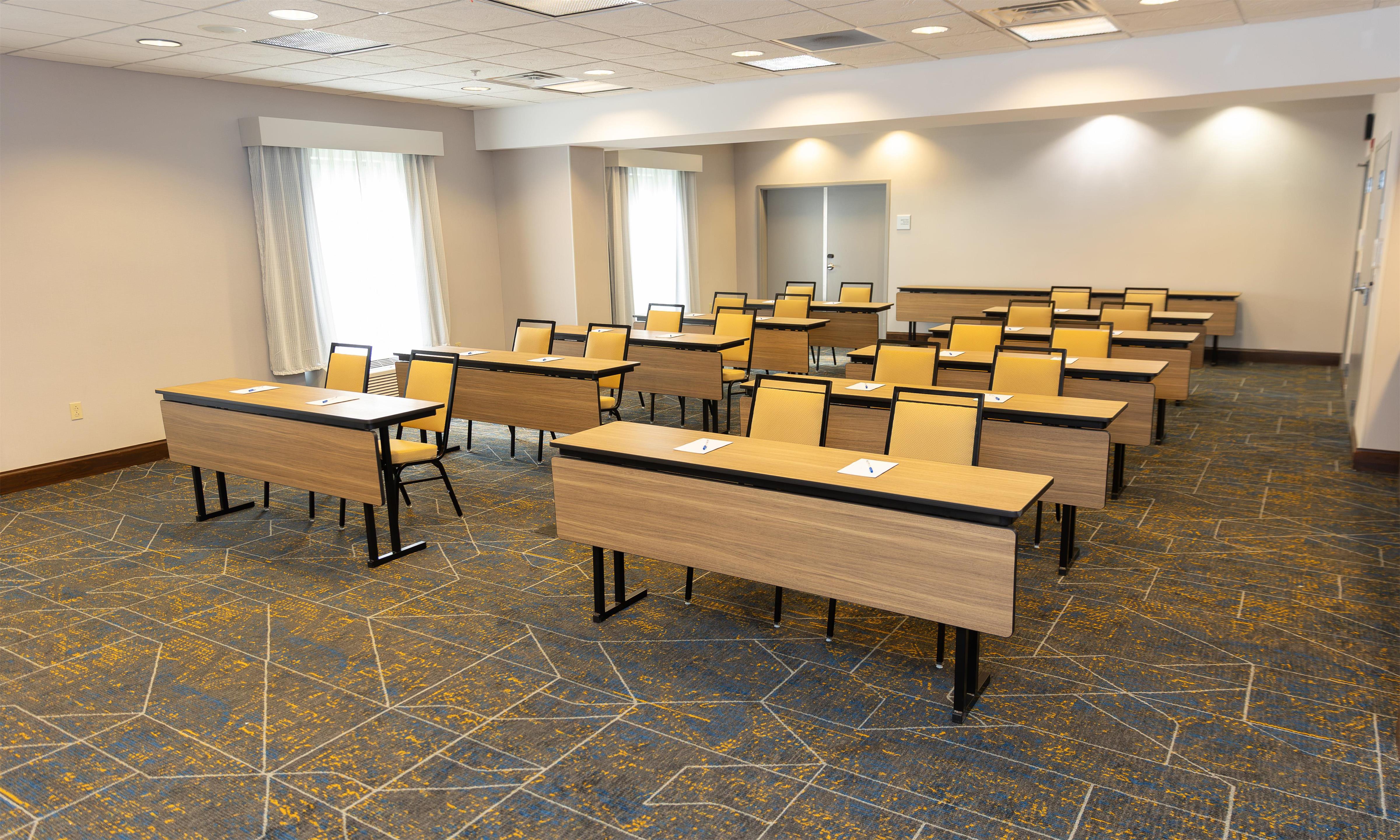 Meeting Room | Hampton Inn & Suites Stroudsburg Pocono Mountains