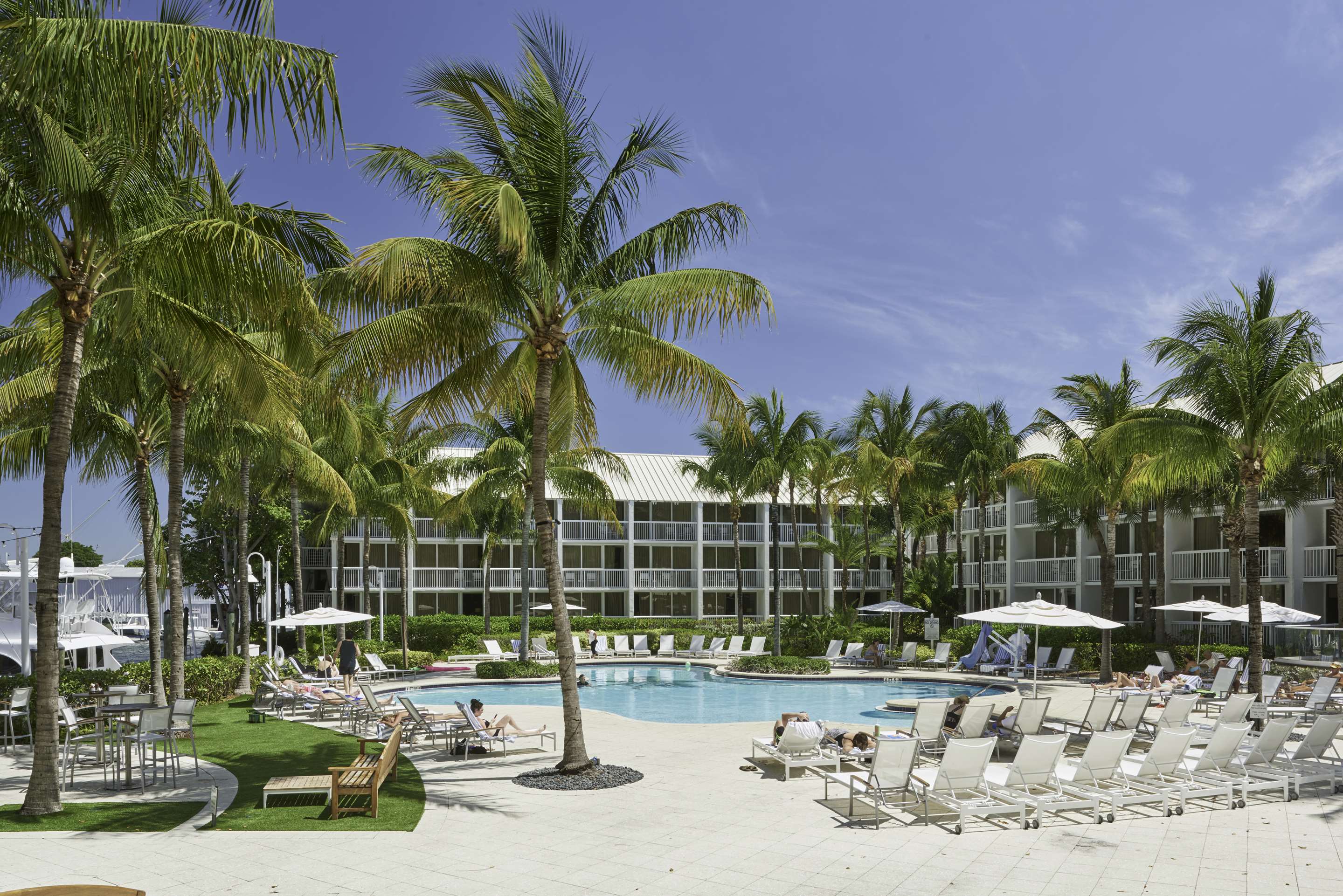 Pool | Renaissance Fort Lauderdale Marina Hotel