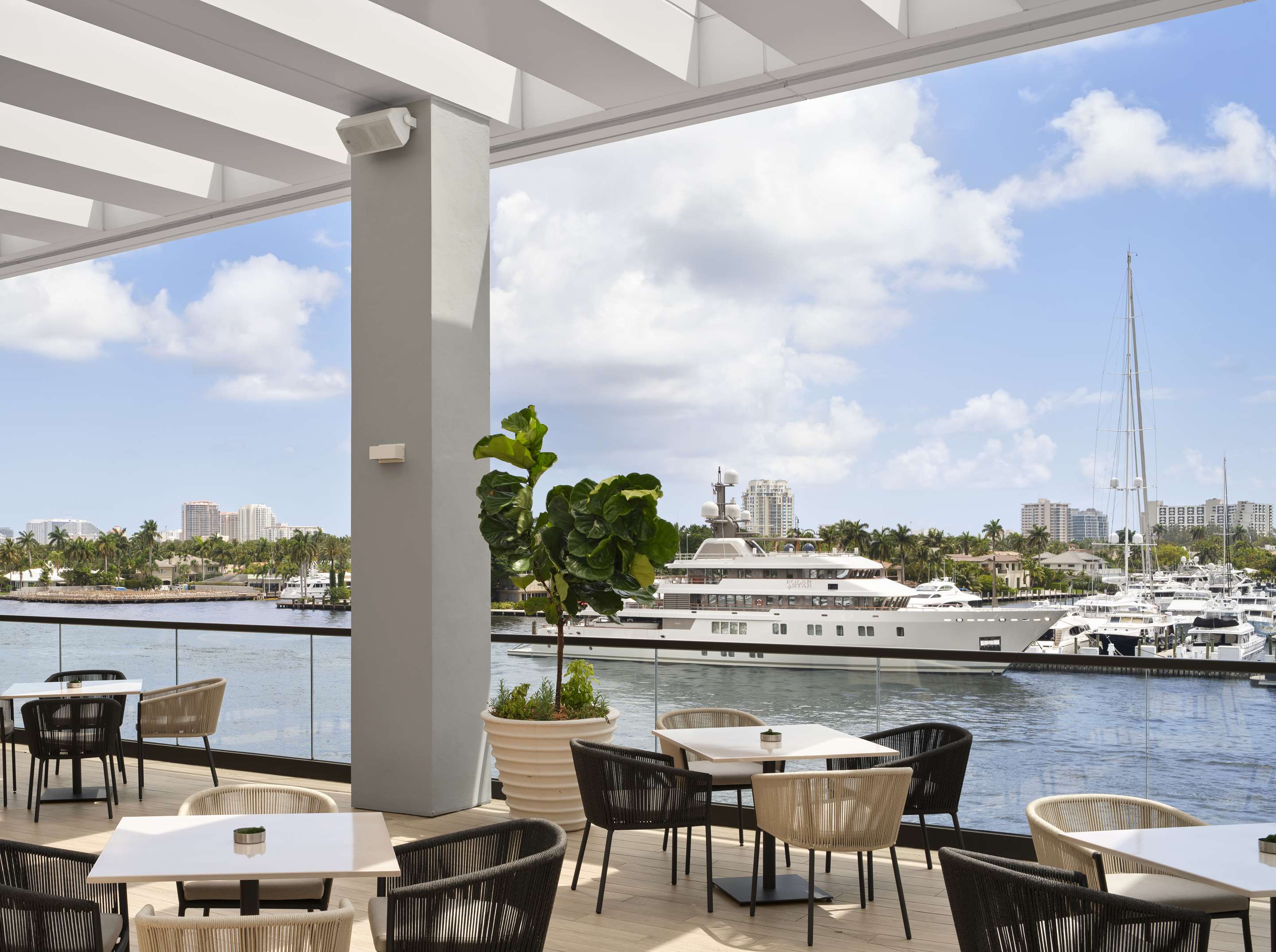 Restaurant | Renaissance Fort Lauderdale Marina Hotel