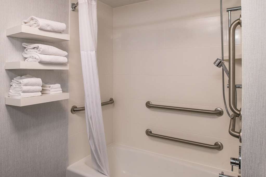 Hampton Inn Ft Lauderdale-Plantation - Tap to explore photos