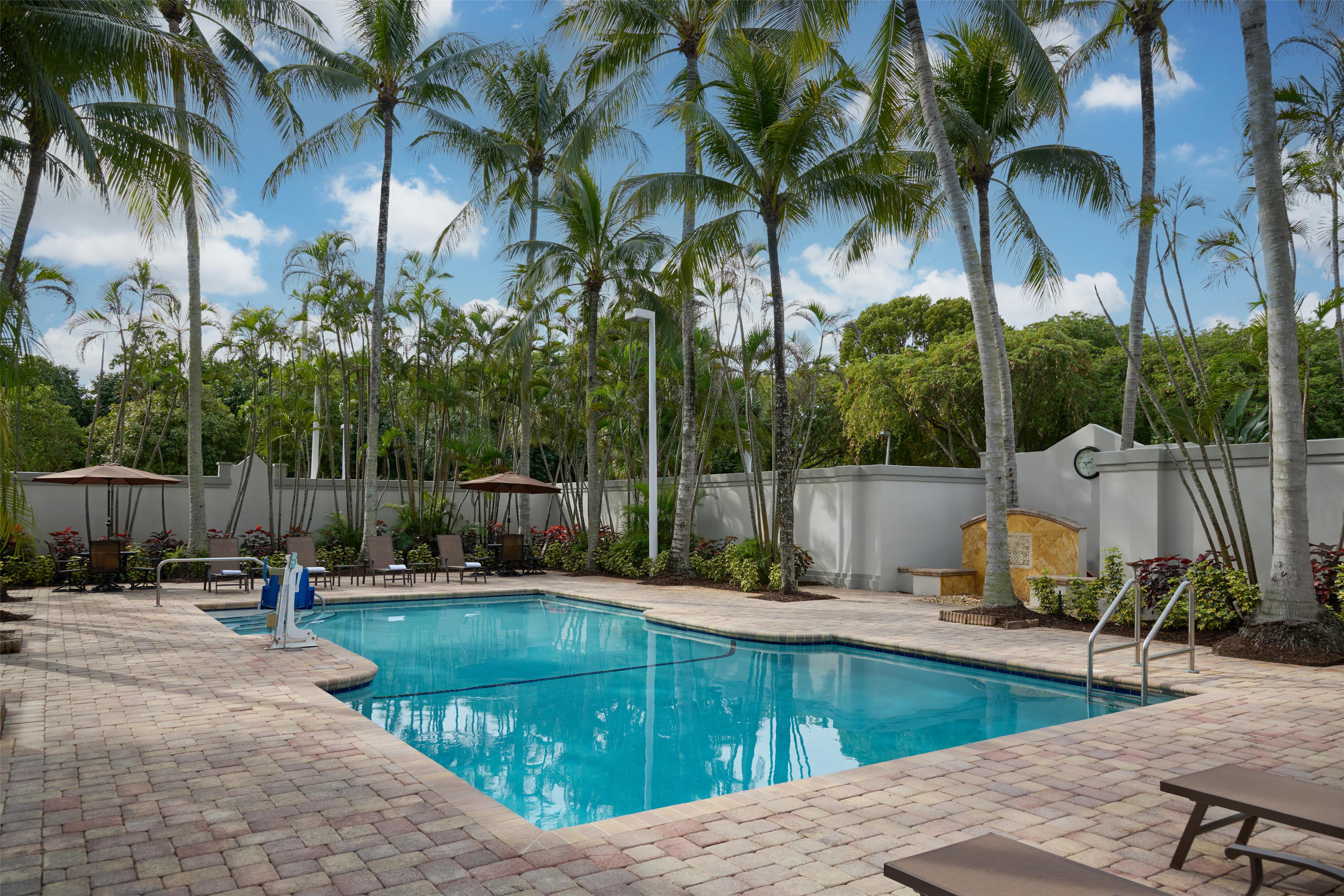 Pool | Hampton Inn Ft Lauderdale-Plantation