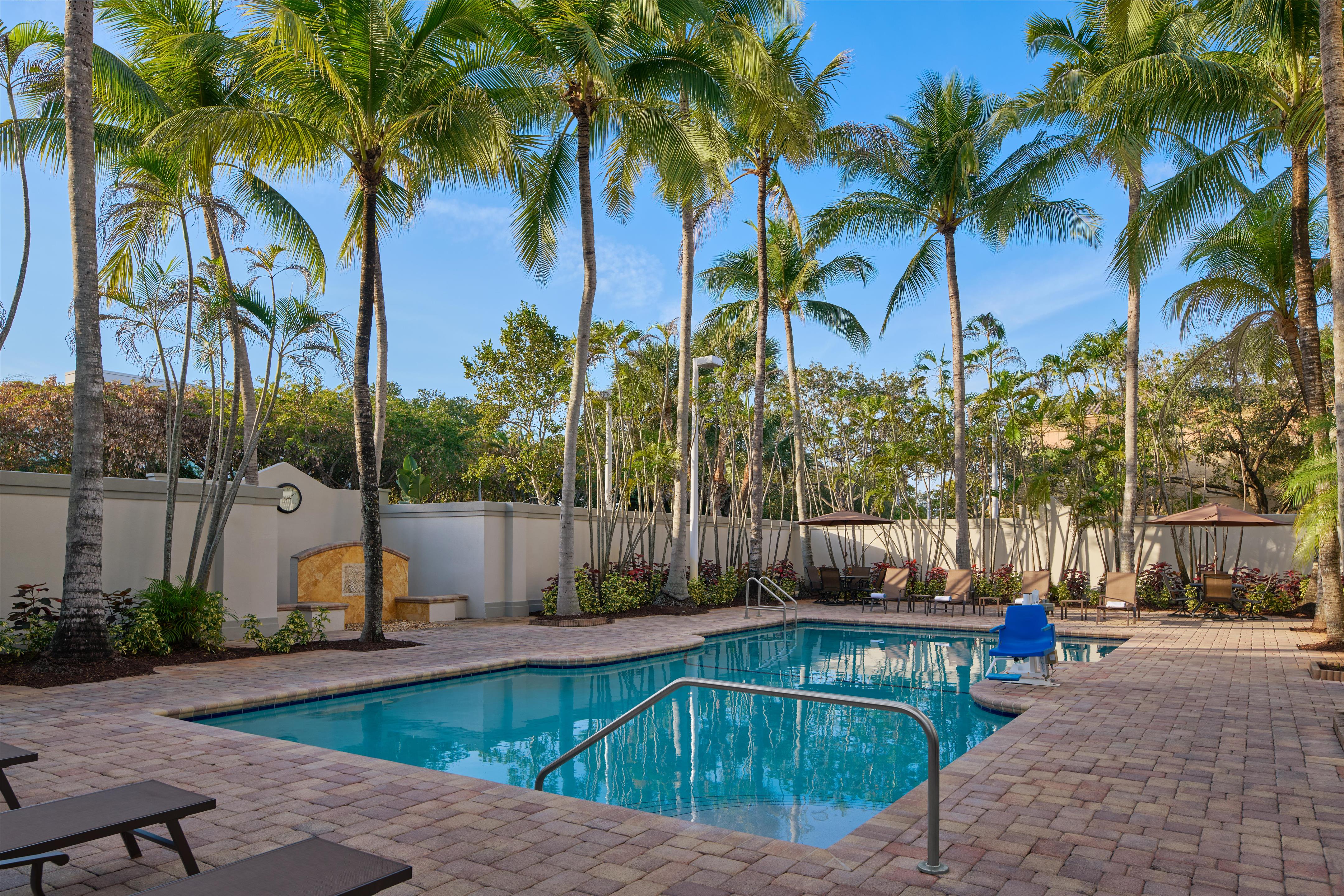 Pool | Hampton Inn Ft Lauderdale-Plantation