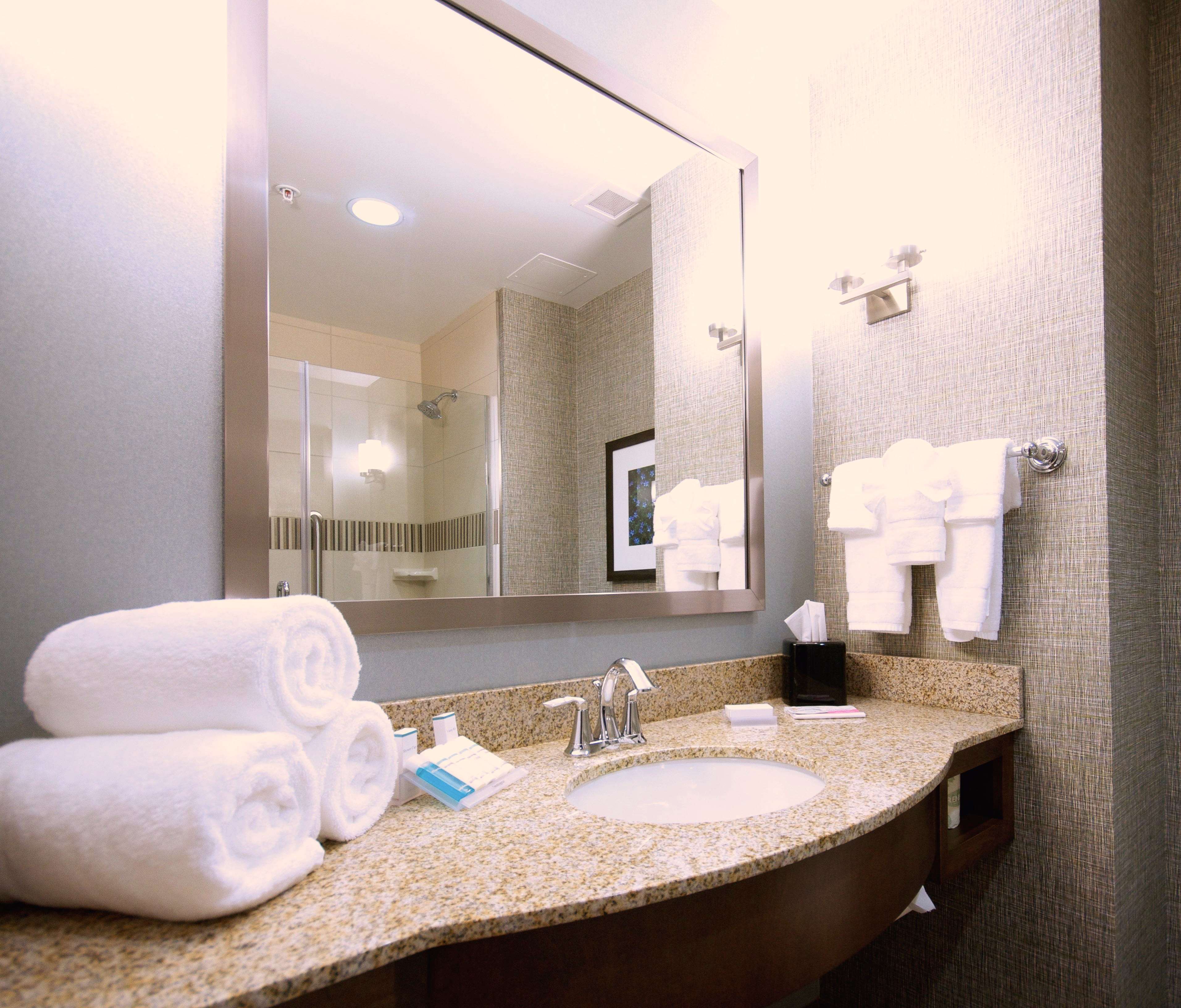 Hilton Garden Inn Hickory, NC Room Type - 1 KING HEARING ACCESSIBLE