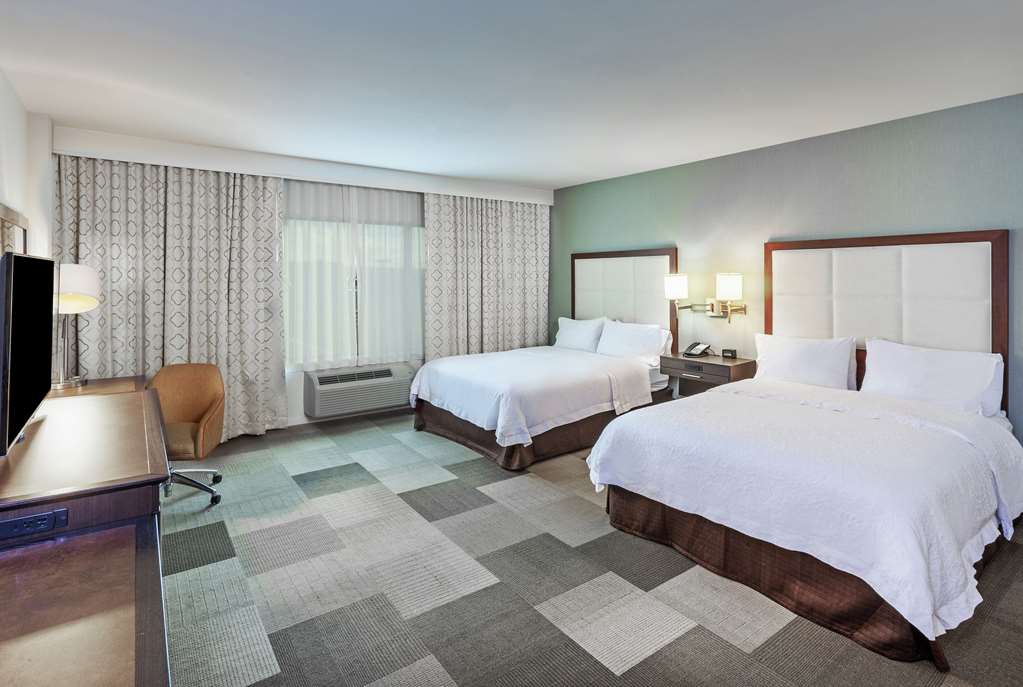 Hampton Inn & Suites Houston North IAH, TX Room Type - 2 QNS HEARING ACC NOSMOK