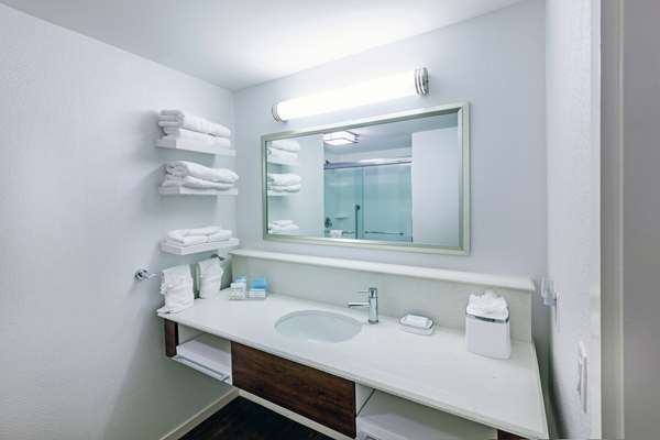  - Hampton Inn & Suites North IAH Houston