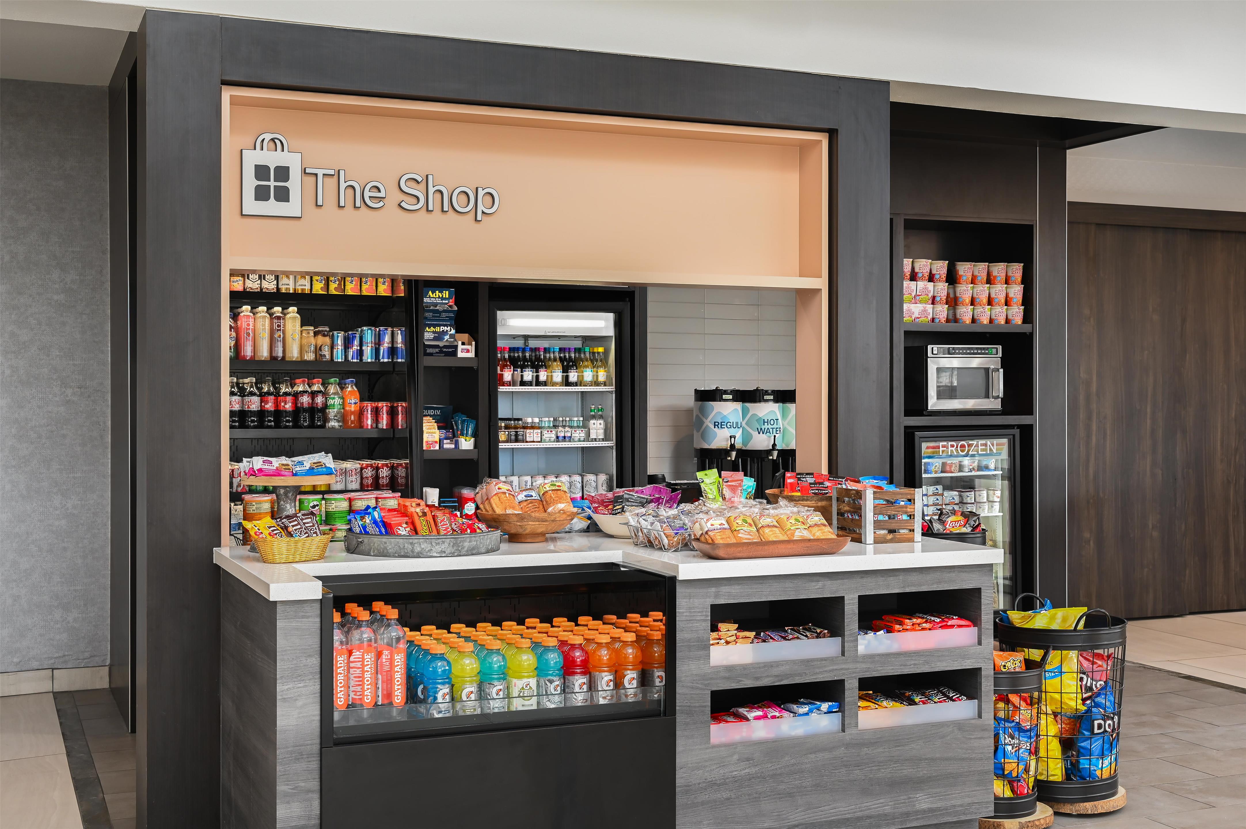 Restaurant | Hilton Garden Inn Las Vegas Strip South