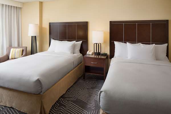  - DoubleTree by Hilton Commerce - I-5, Exit 129
