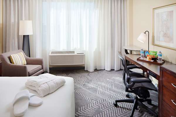  - DoubleTree by Hilton Commerce - I-5, Exit 129