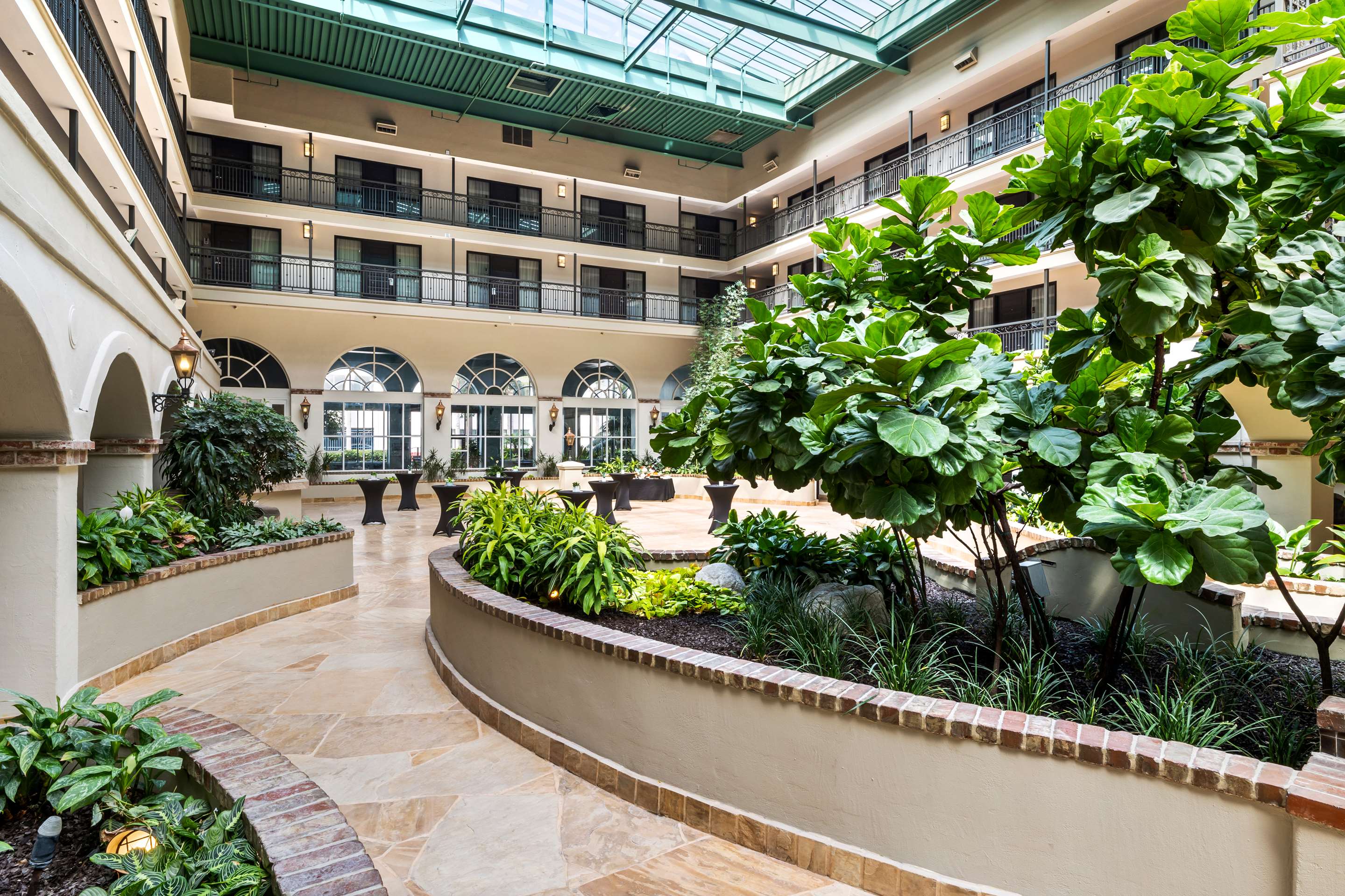 Lobby | Embassy Suites by Hilton Los Angeles LAX South/El Segundo