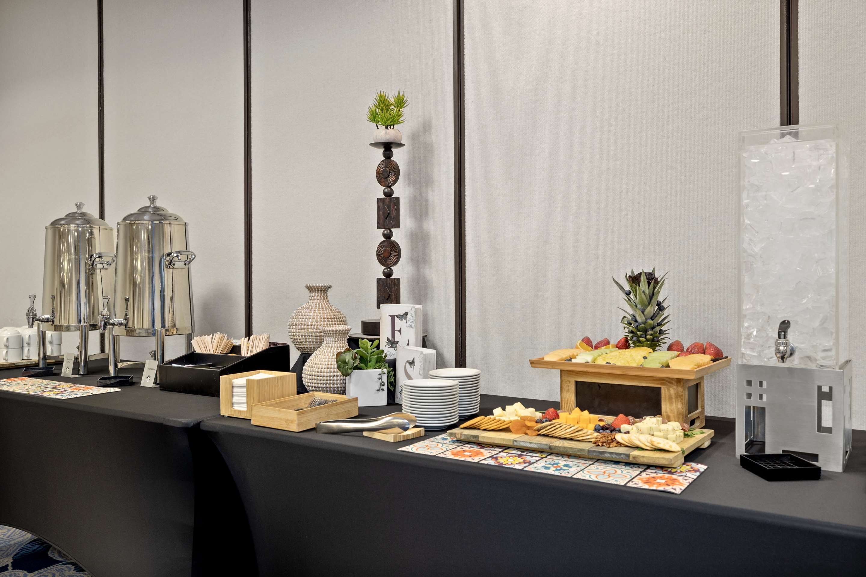Meeting Room | Embassy Suites by Hilton Los Angeles LAX South/El Segundo