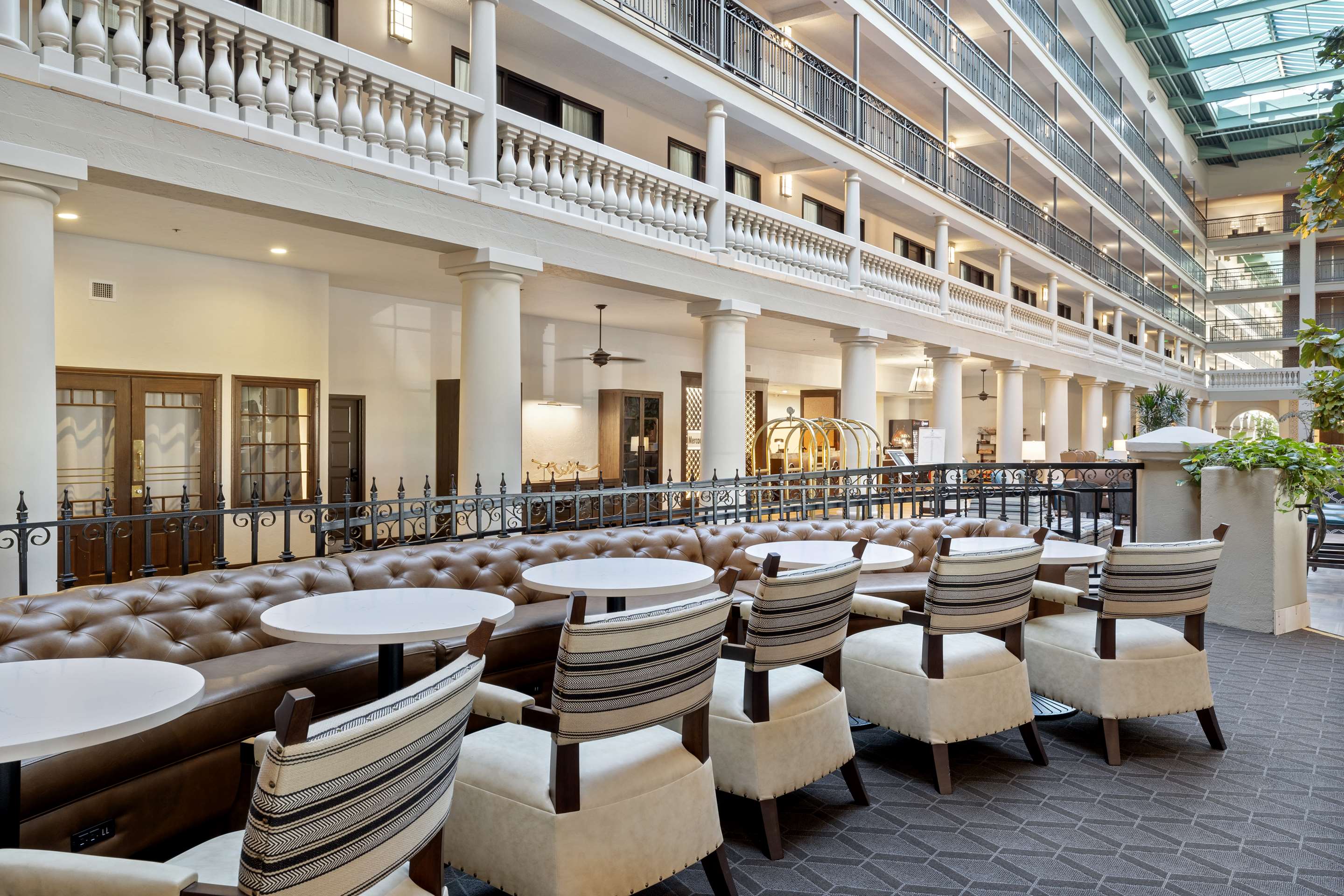 Breakfast Area | Embassy Suites by Hilton Los Angeles LAX South/El Segundo