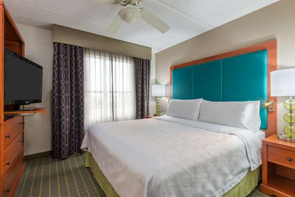  - Homewood Suites by Hilton Universal Studios Orlando - I-4, Exit 75B