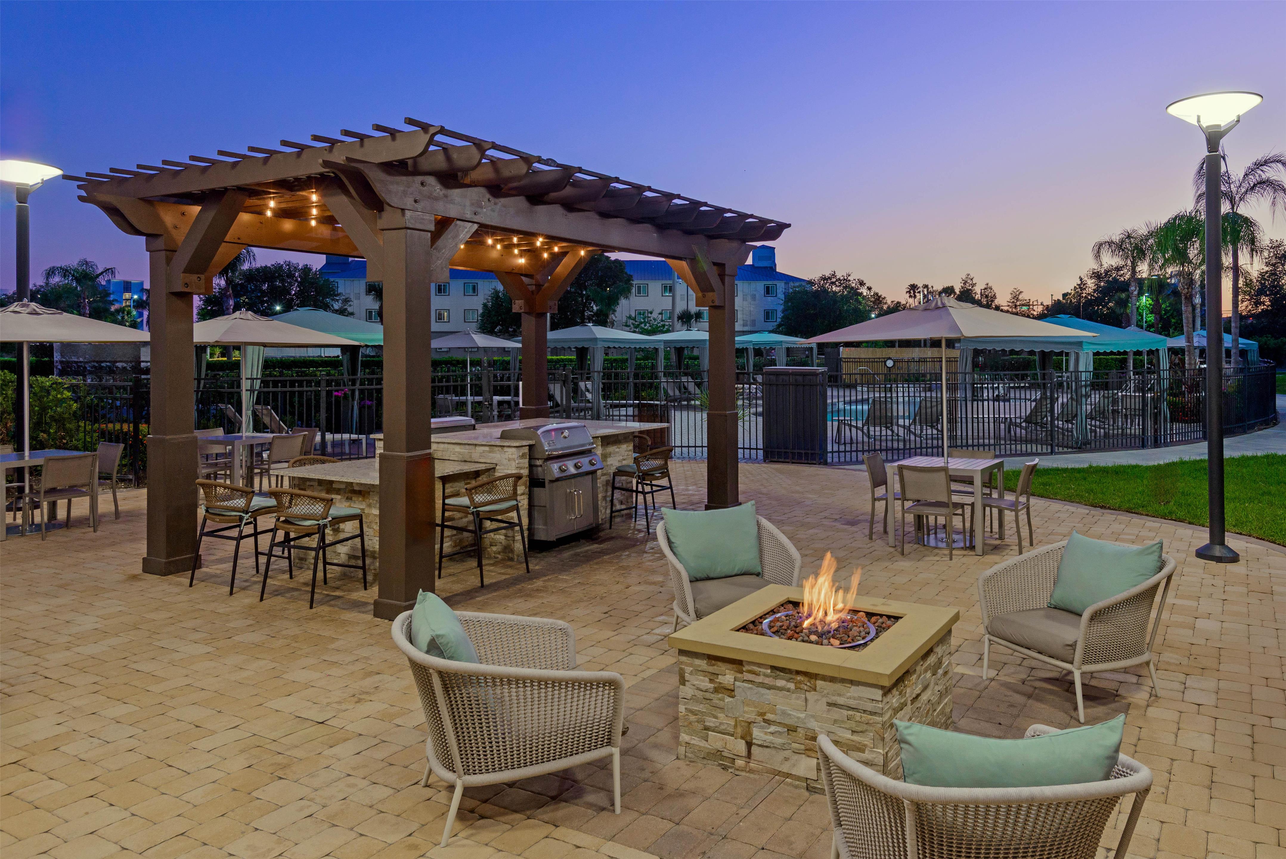 Exterior | Homewood Suites By Hilton Orlando-Nearest Universal Studios