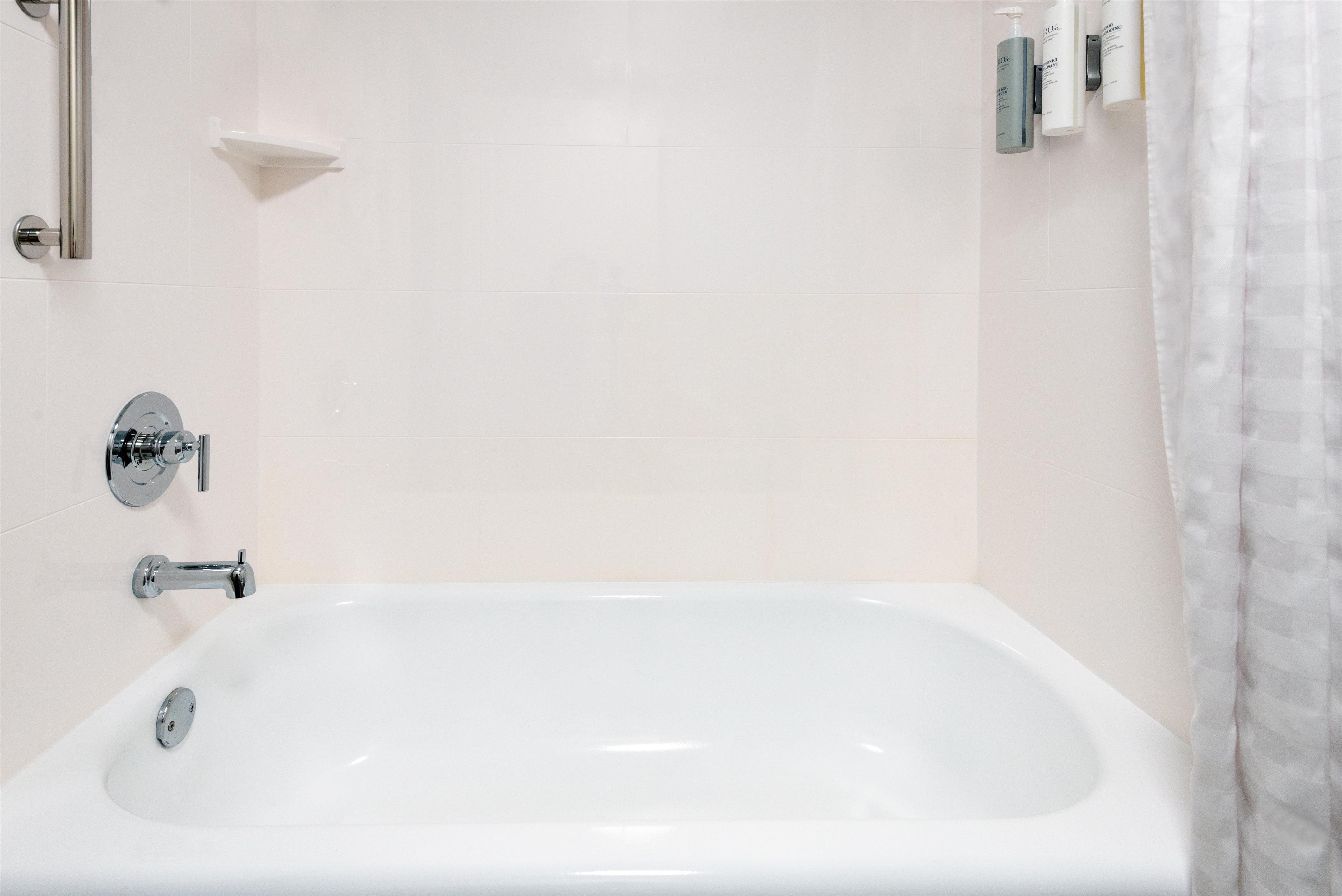 Guest room bath