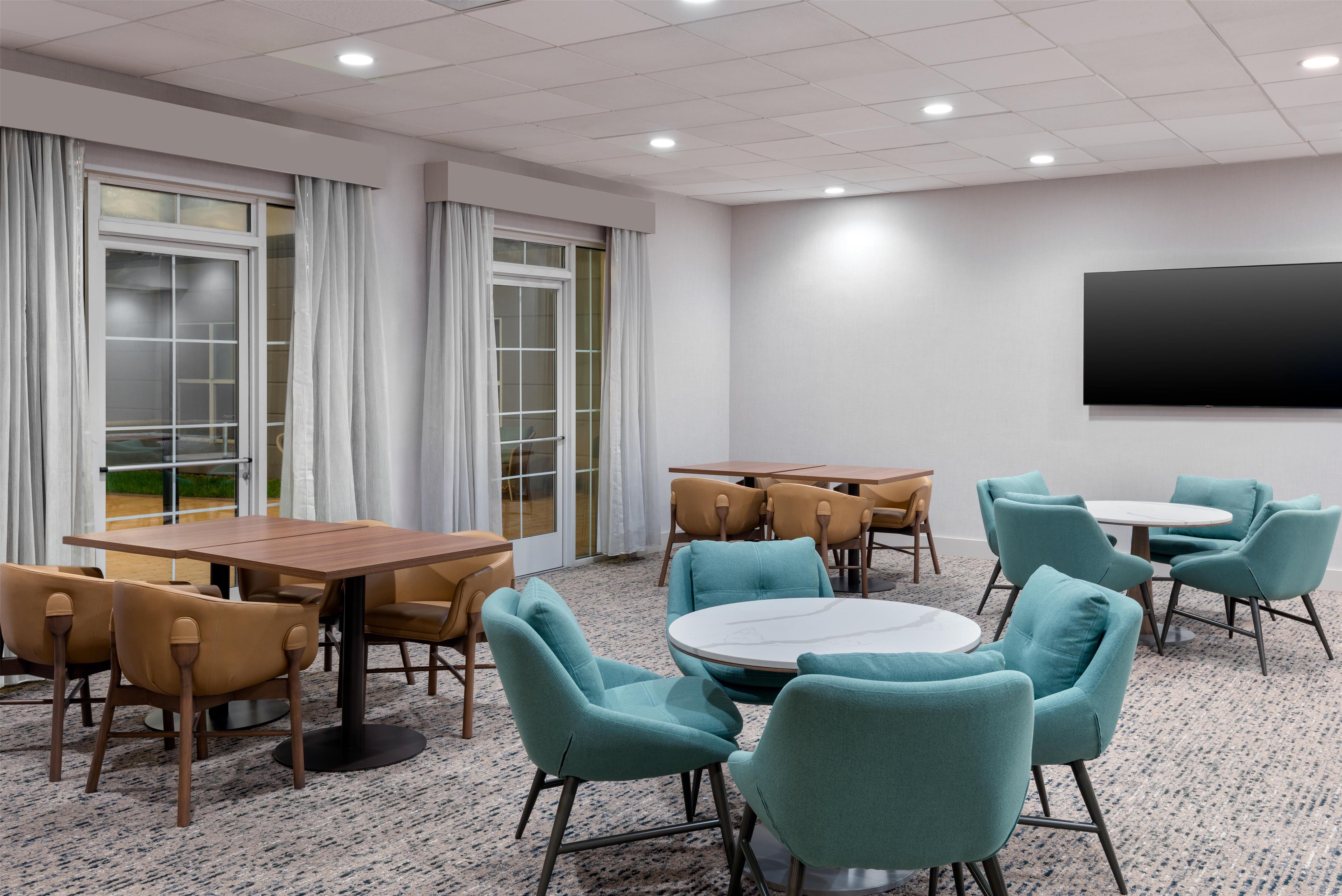 Lobby | Homewood Suites By Hilton Orlando-Nearest Universal Studios