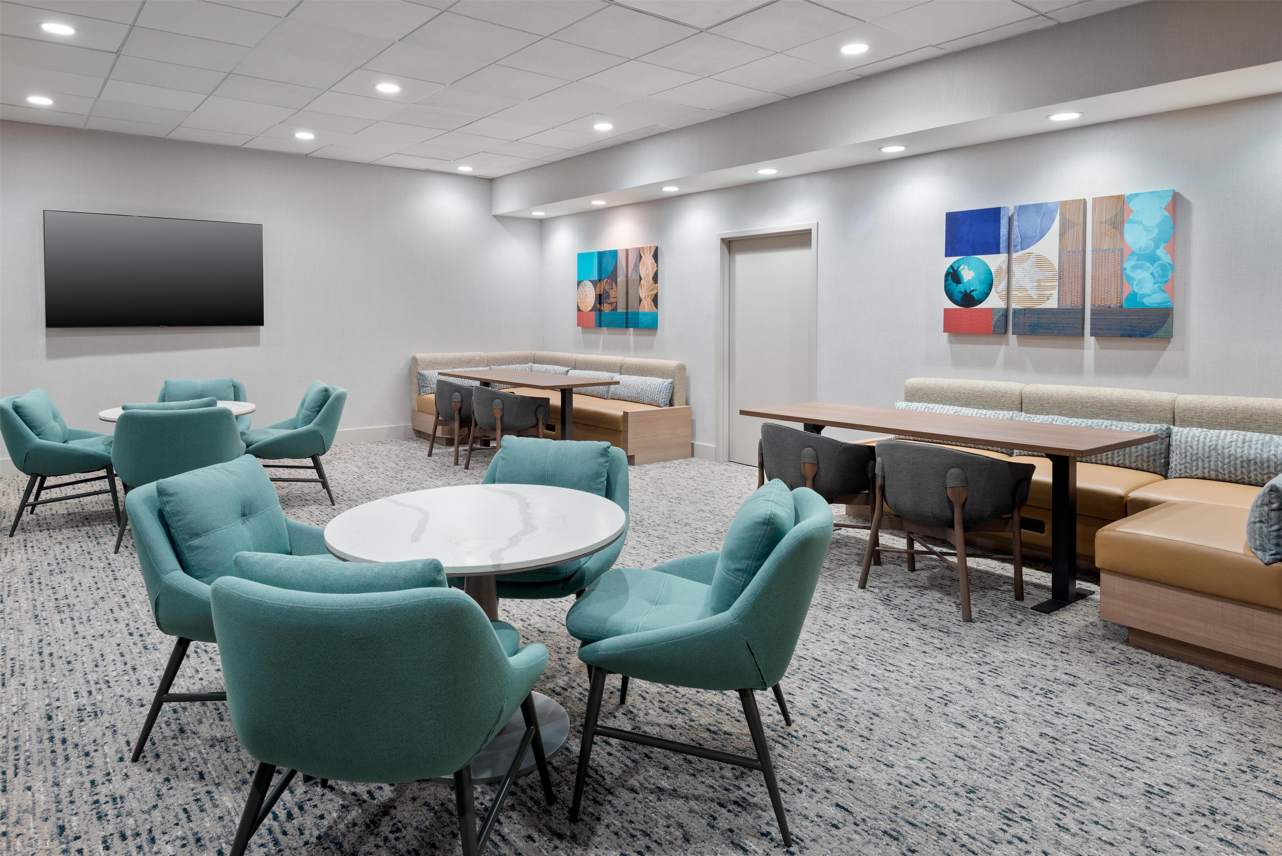 Lobby | Homewood Suites By Hilton Orlando-Nearest Universal Studios