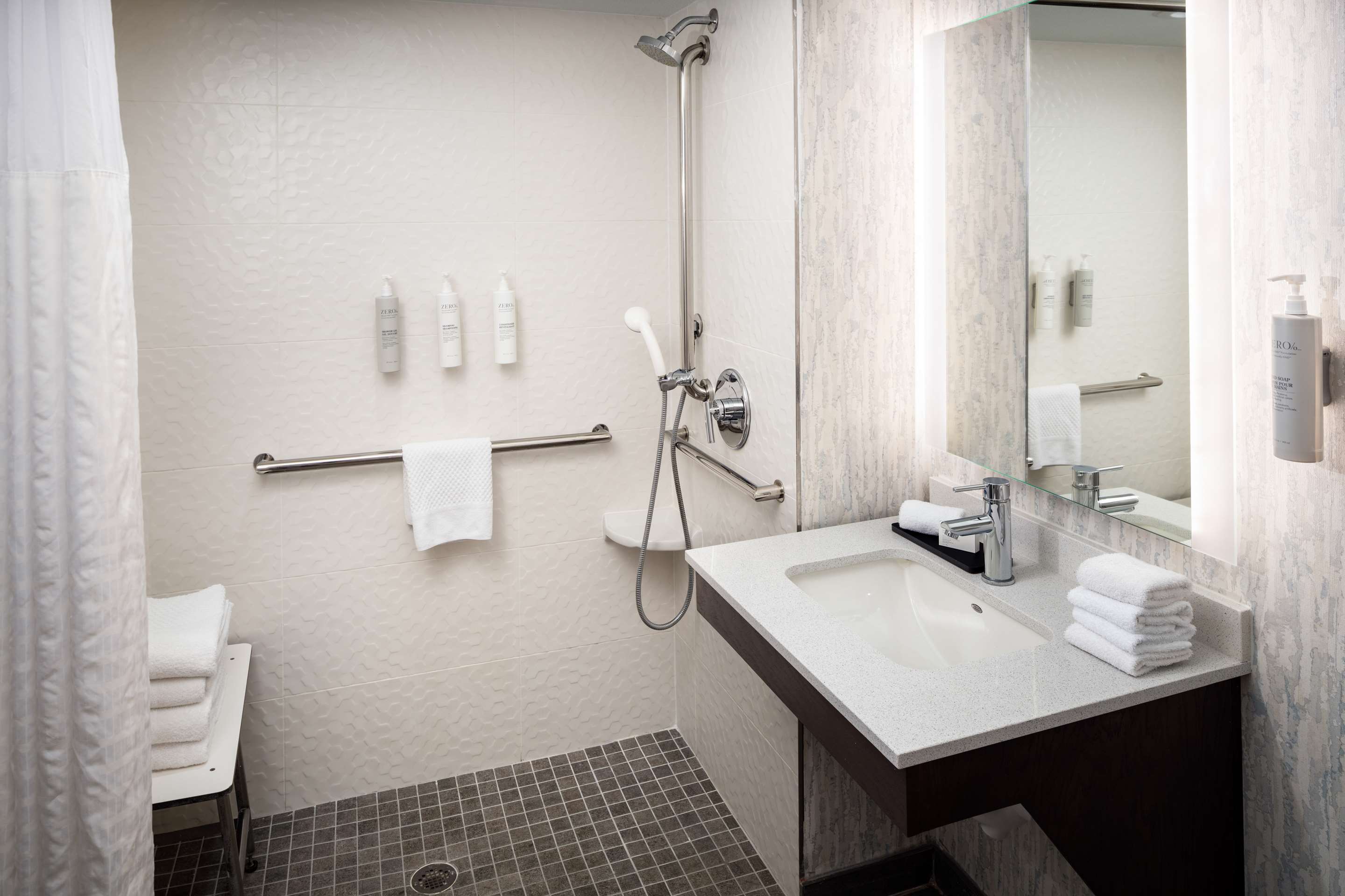 Guest room bath