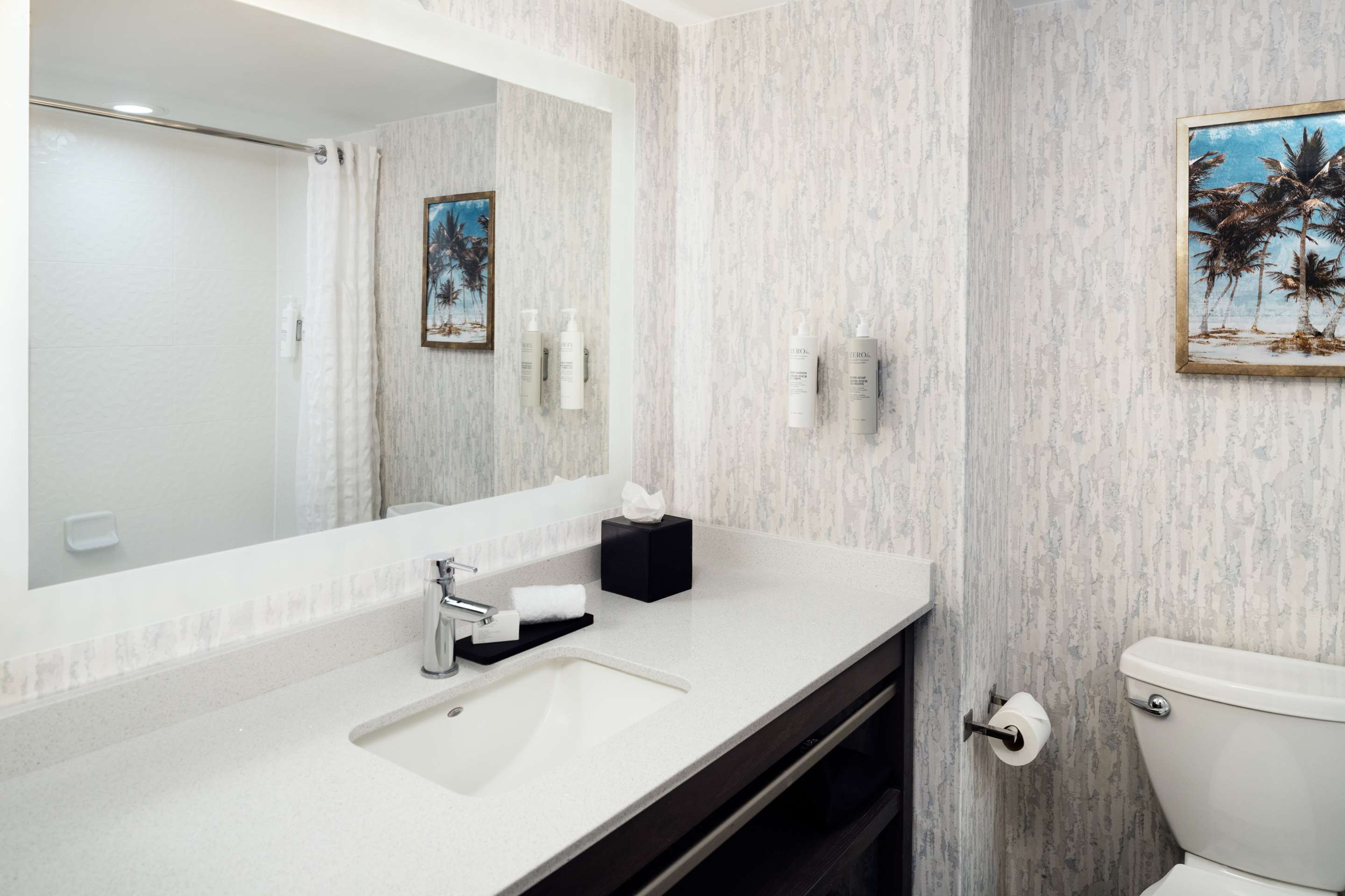 Guest room bath