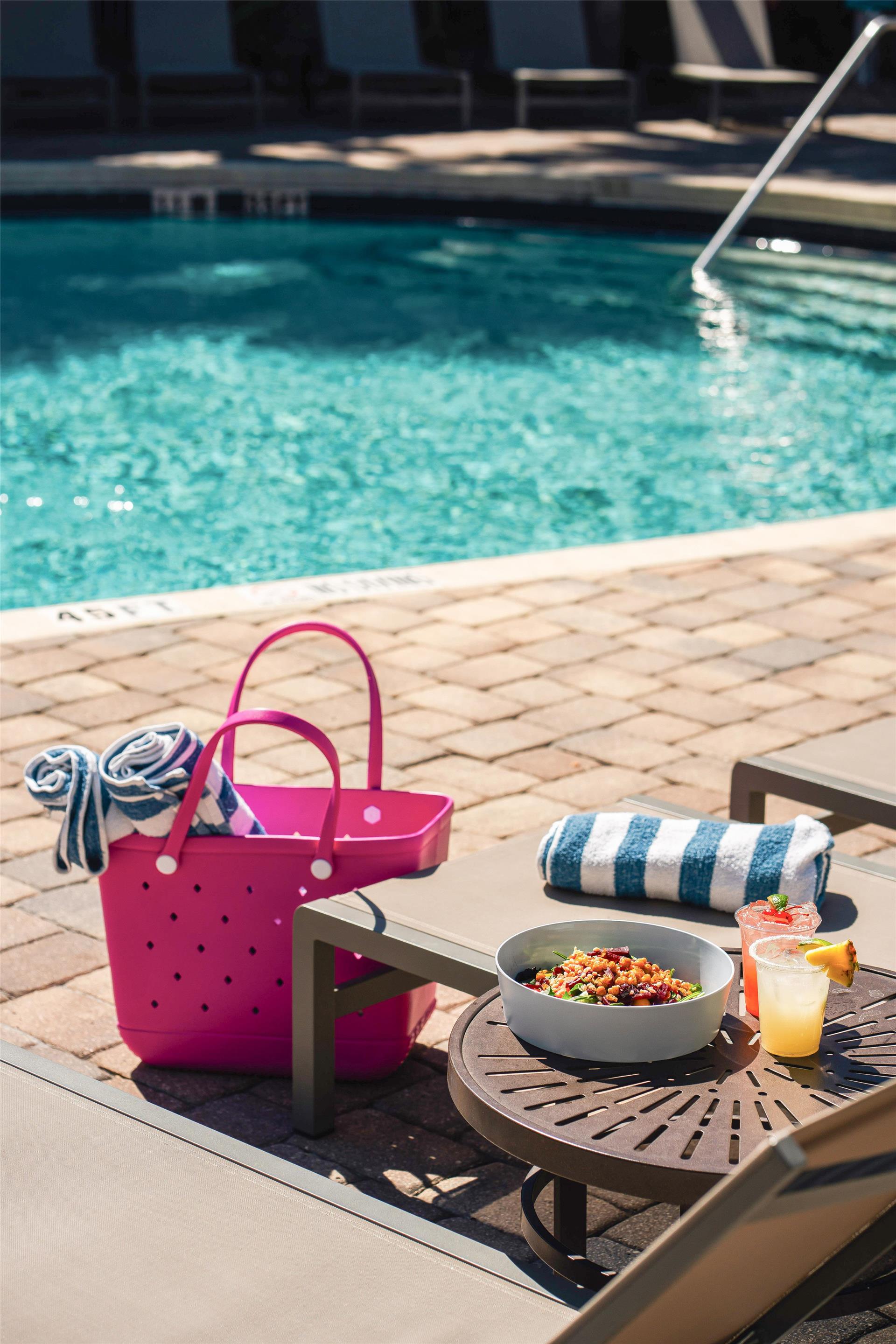 Pool | DoubleTree by Hilton Hotel Orlando at SeaWorld