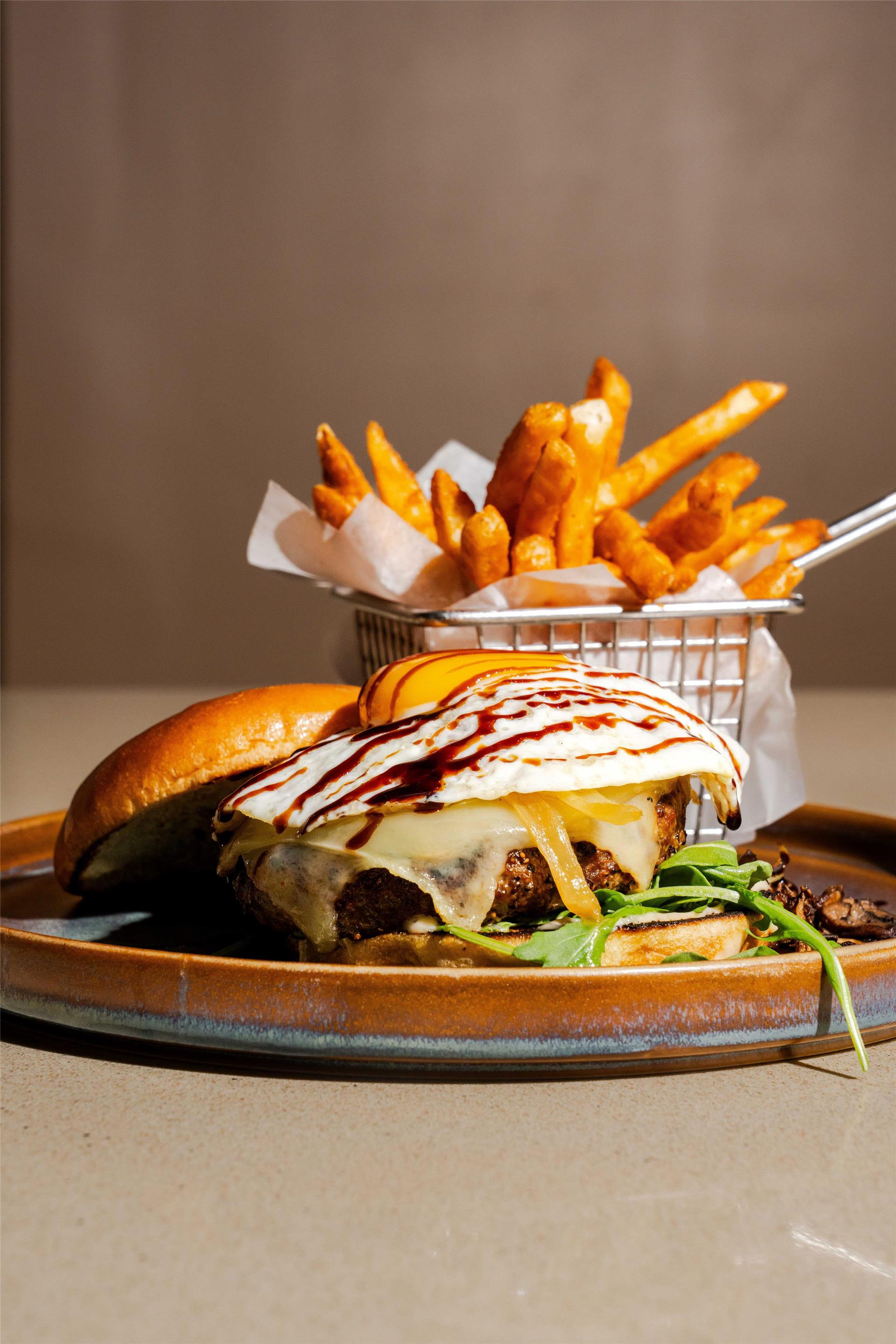 Restaurant | DoubleTree by Hilton Hotel Orlando at SeaWorld