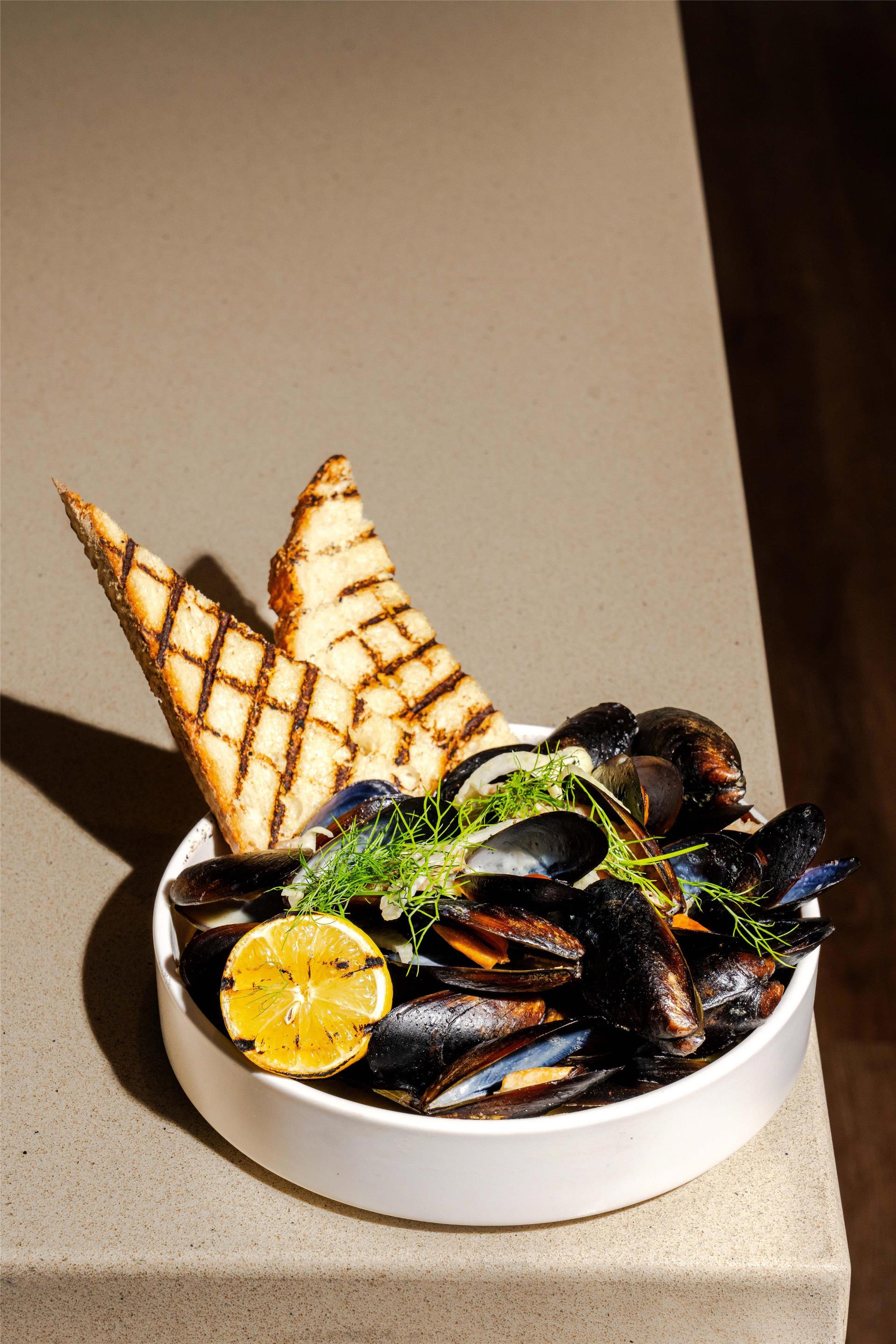Restaurant | DoubleTree by Hilton Hotel Orlando at SeaWorld