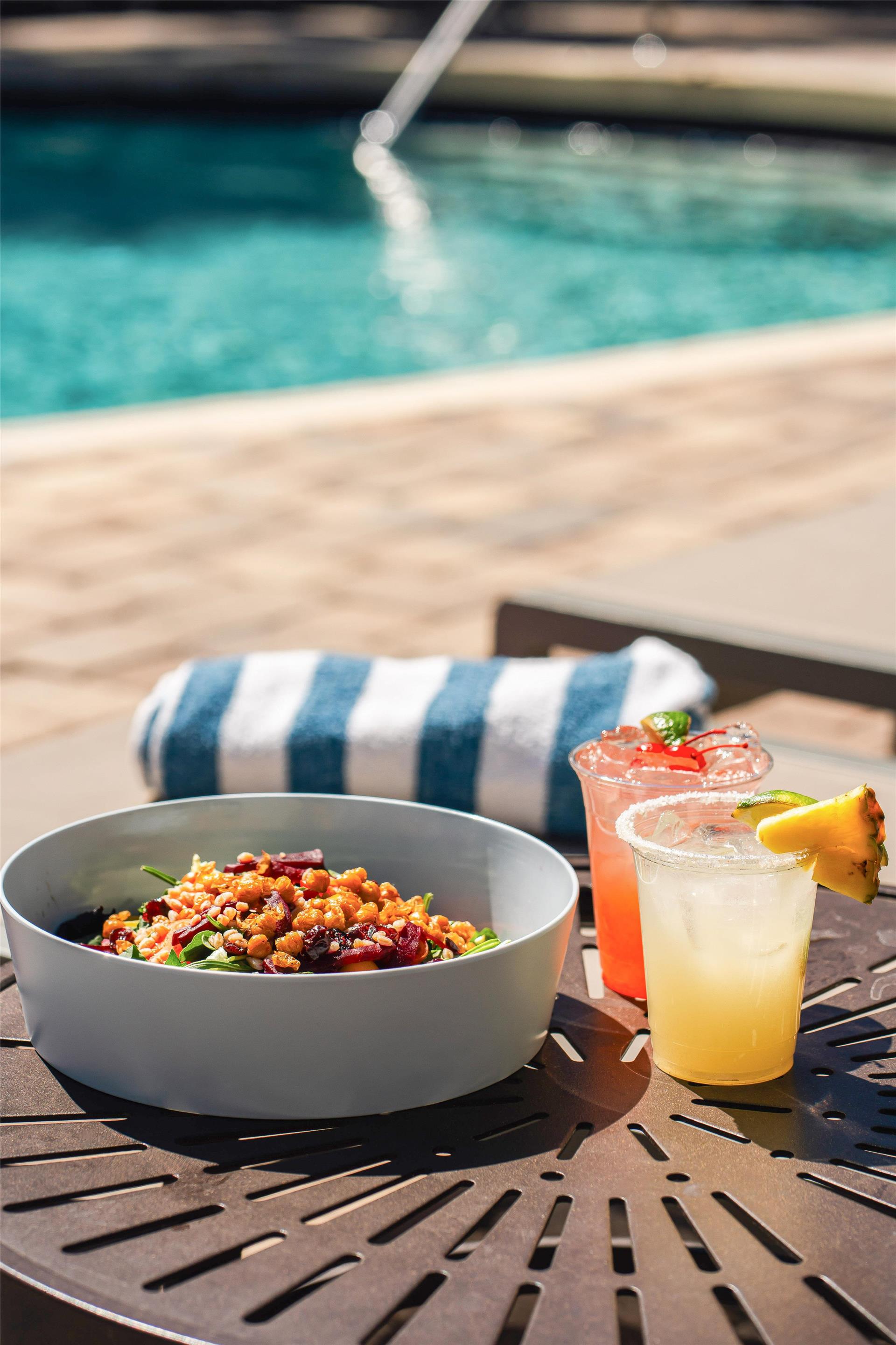 Pool | DoubleTree by Hilton Hotel Orlando at SeaWorld