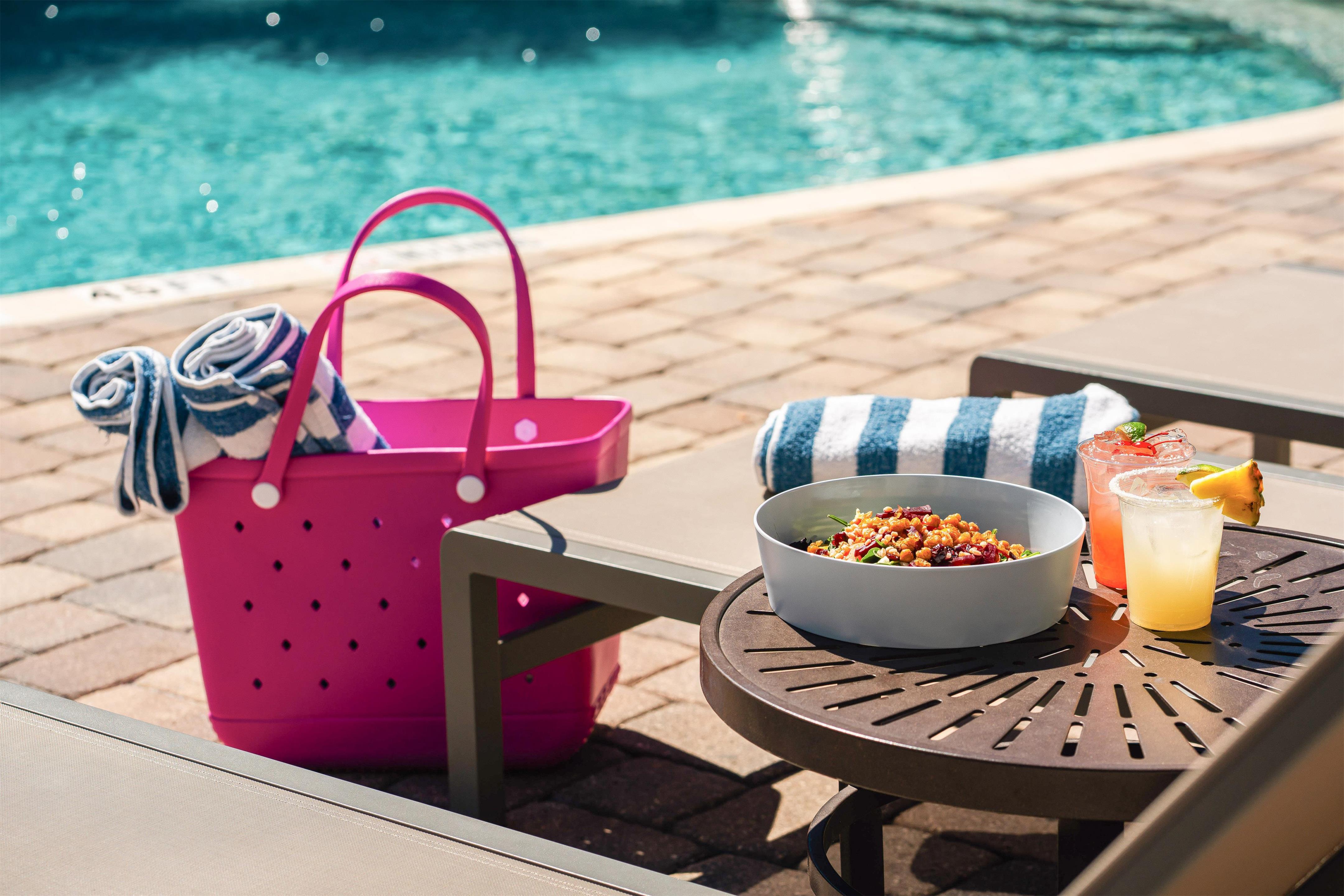 Pool | DoubleTree by Hilton Hotel Orlando at SeaWorld
