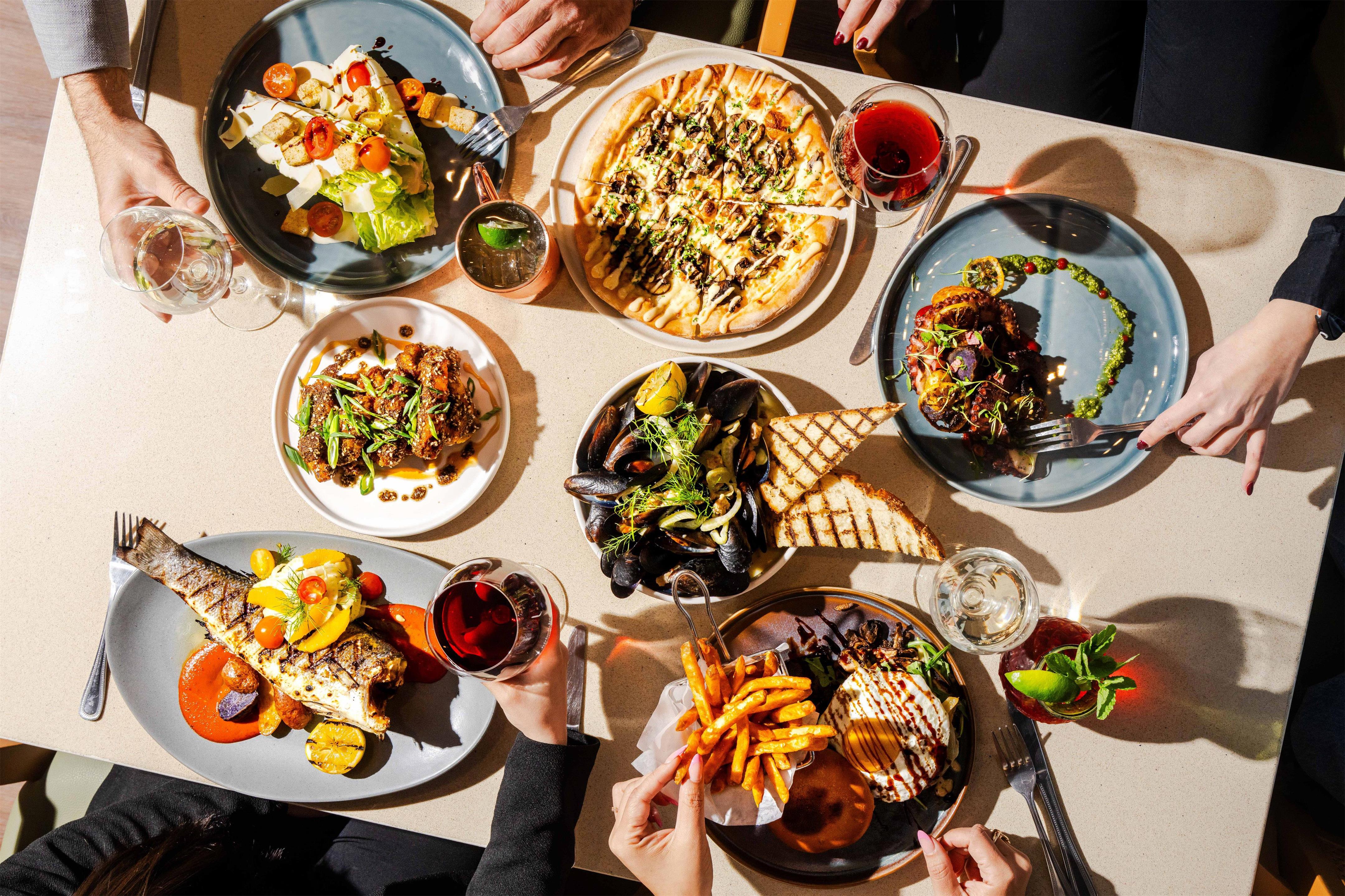 Restaurant | DoubleTree by Hilton Hotel Orlando at SeaWorld