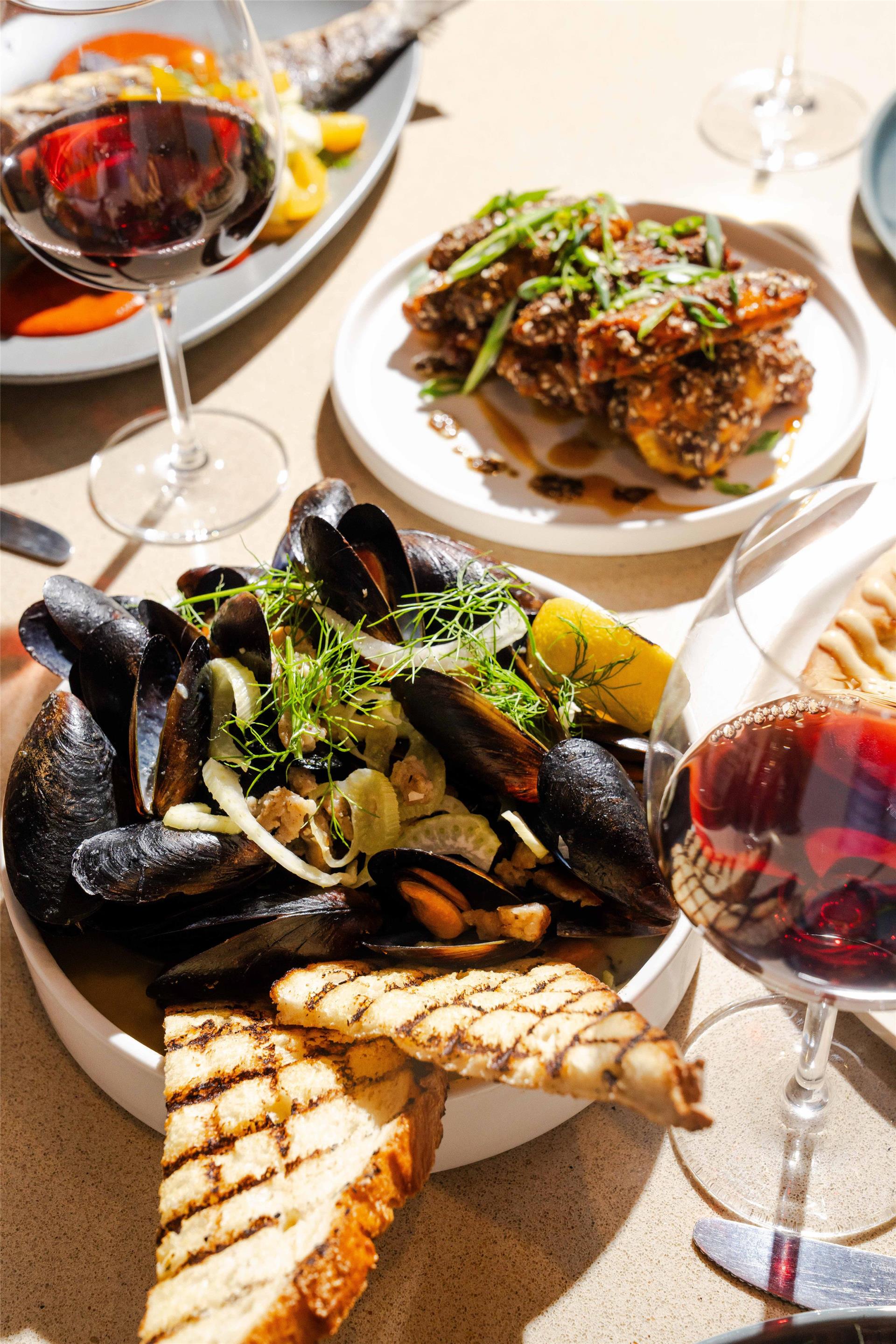 Restaurant | DoubleTree by Hilton Hotel Orlando at SeaWorld