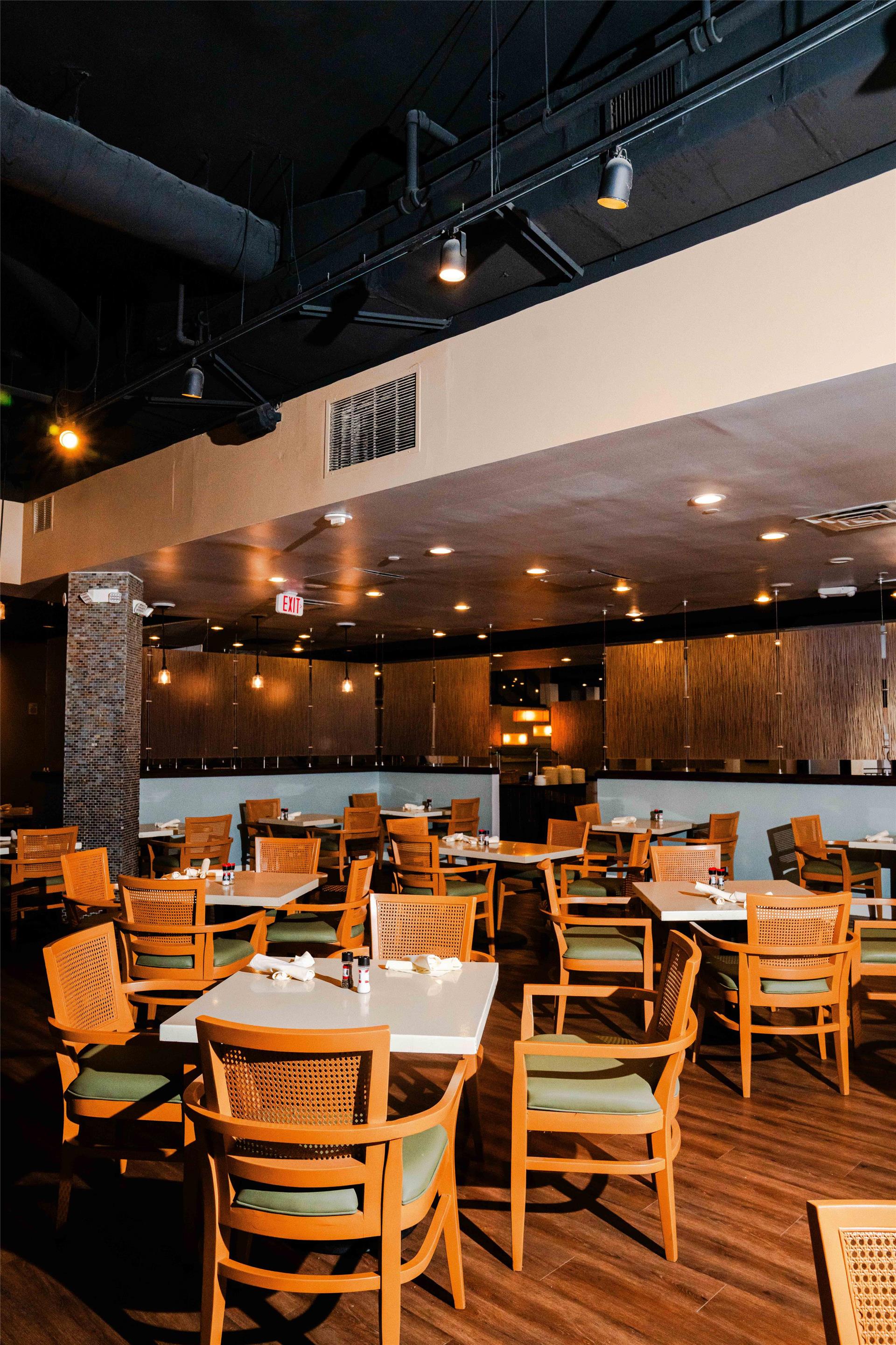 Restaurant | DoubleTree by Hilton Hotel Orlando at SeaWorld