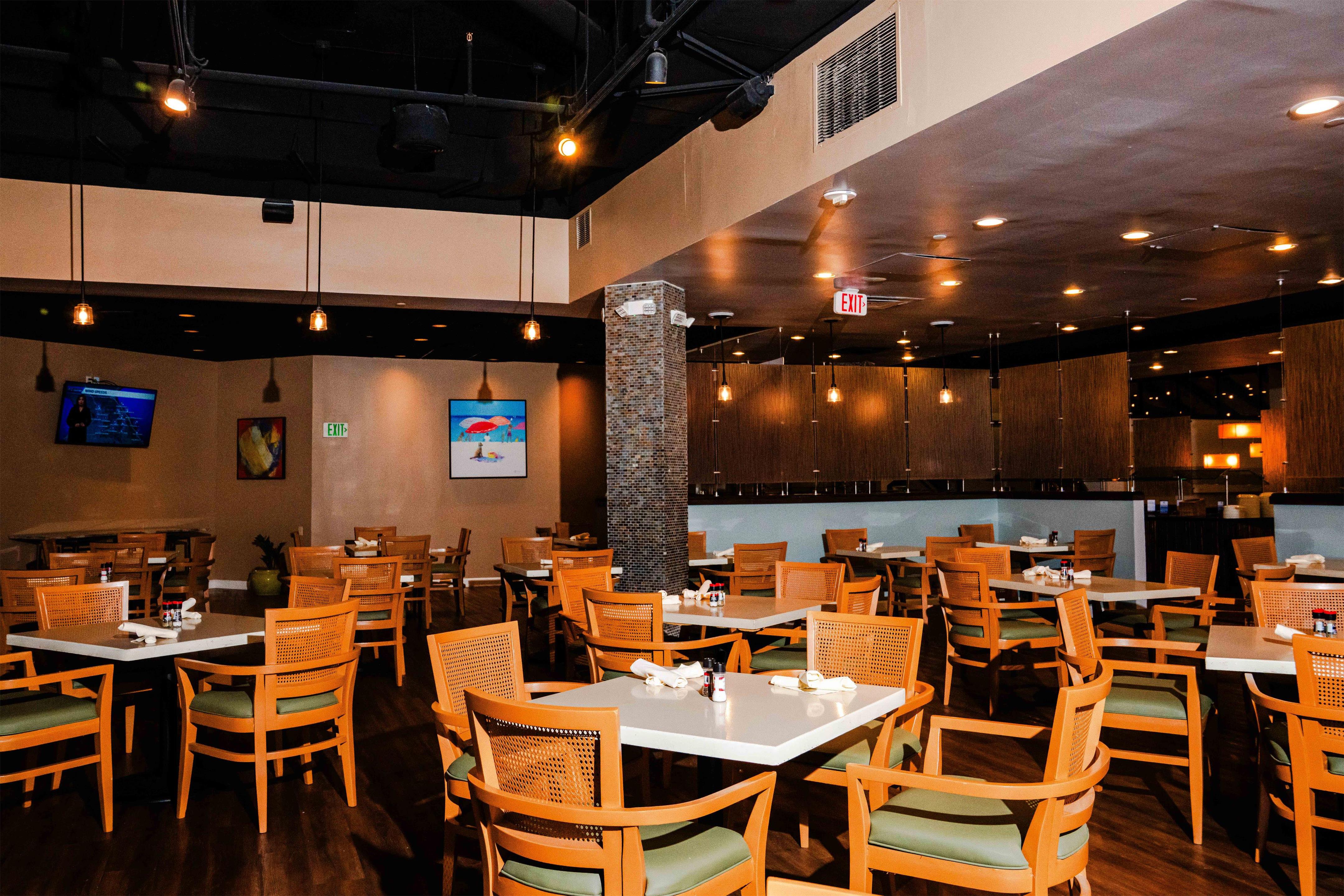 Restaurant | DoubleTree by Hilton Hotel Orlando at SeaWorld