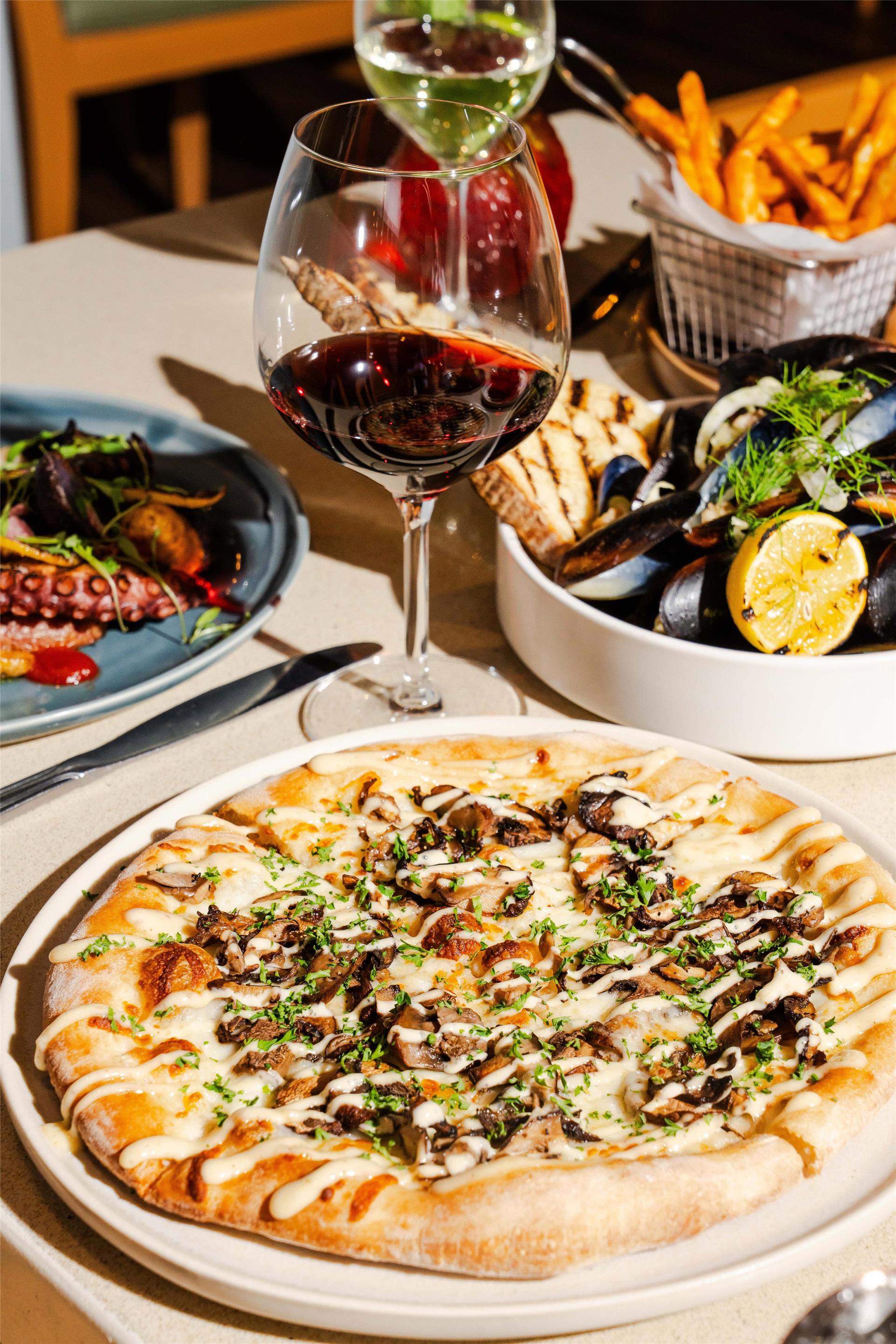 Restaurant | DoubleTree by Hilton Hotel Orlando at SeaWorld