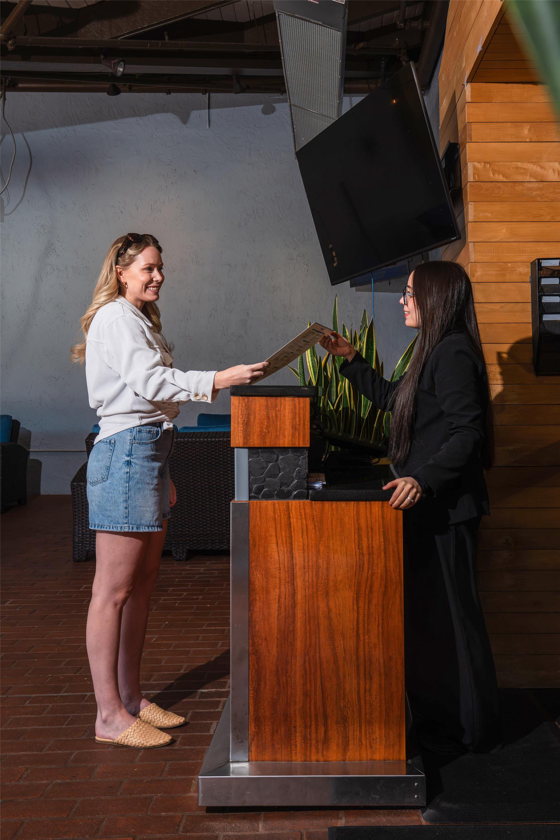 Restaurant | DoubleTree by Hilton Hotel Orlando at SeaWorld