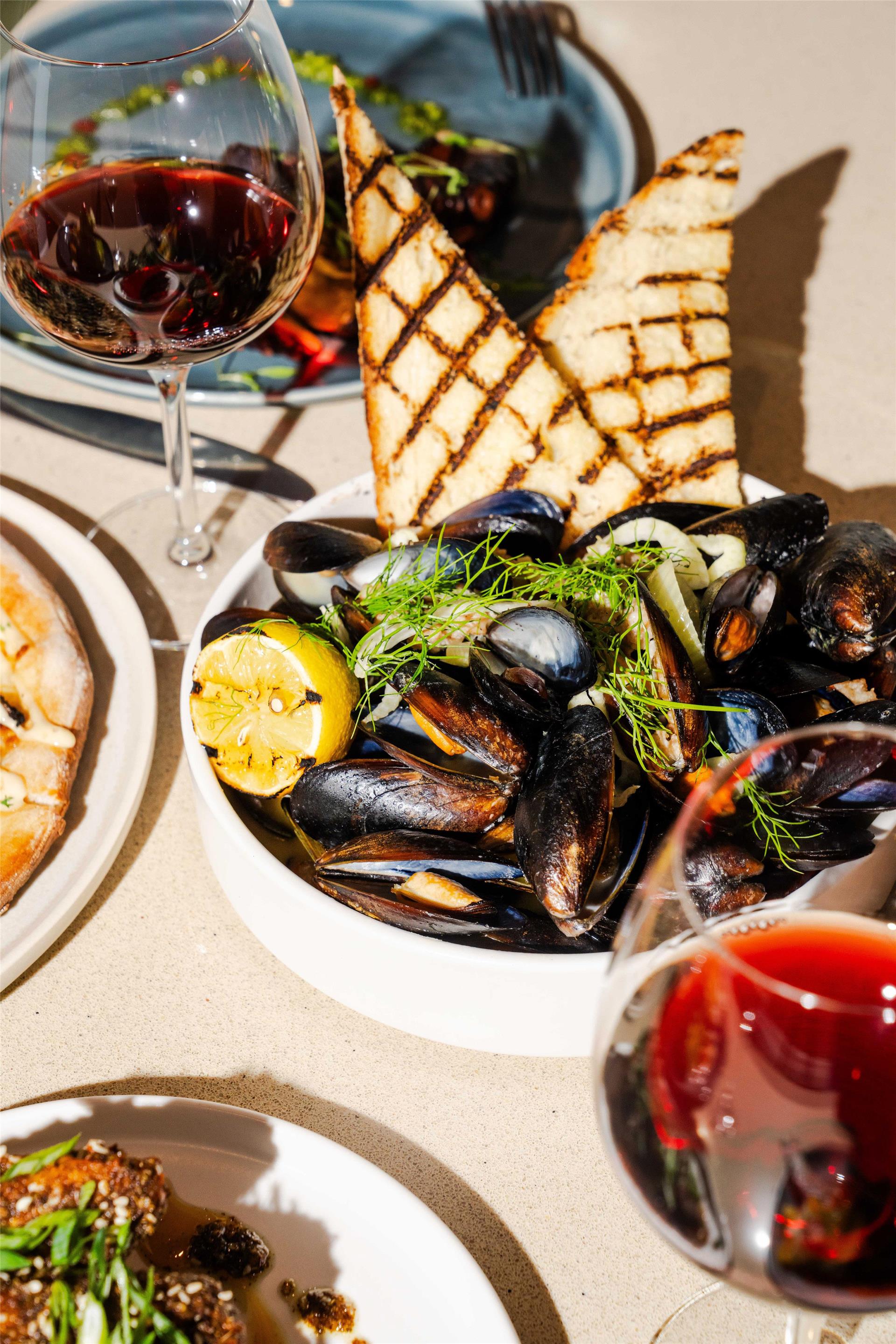 Restaurant | DoubleTree by Hilton Hotel Orlando at SeaWorld