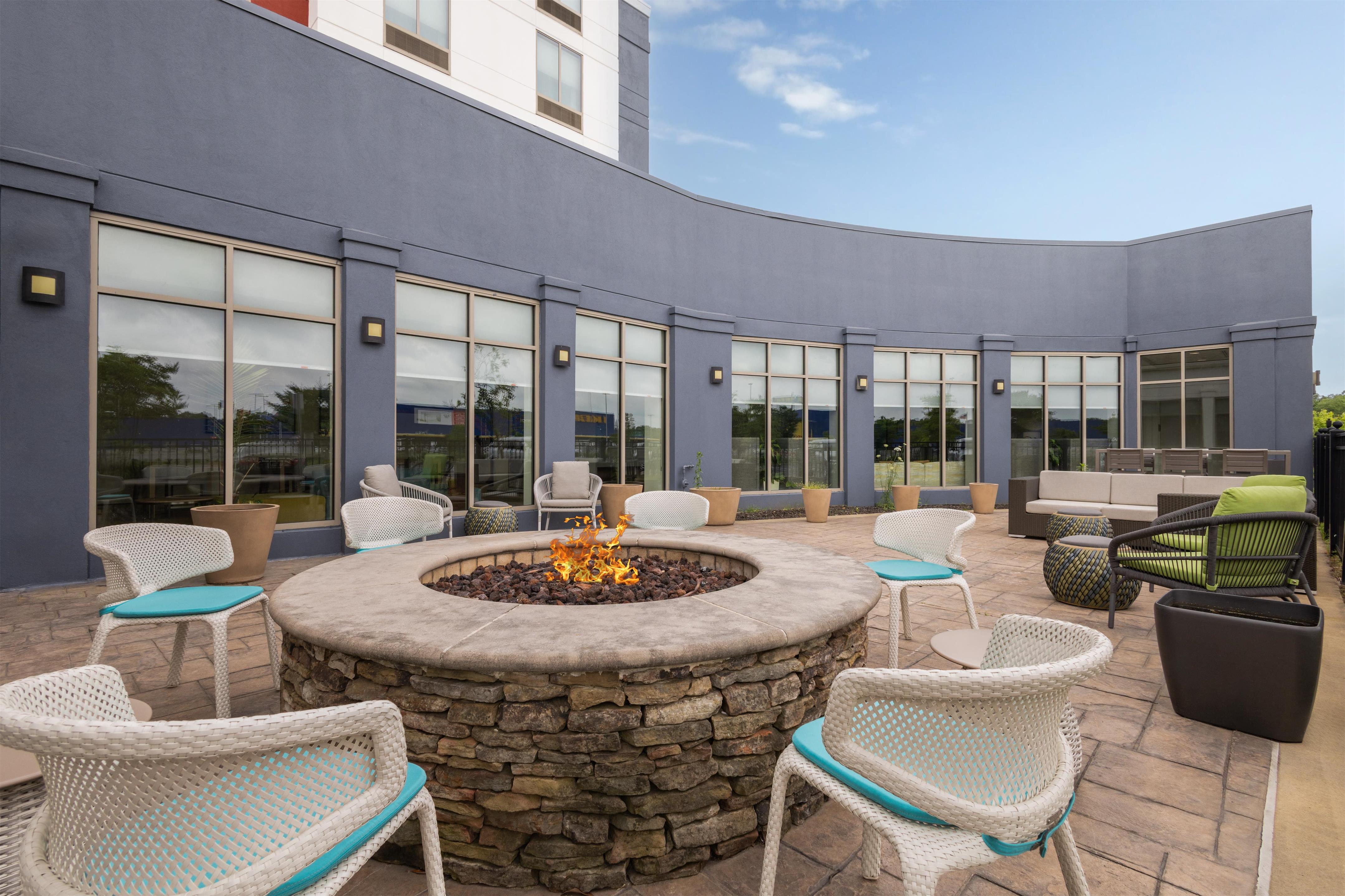 Exterior | Hilton Garden Inn Memphis/Wolfchase Galleria