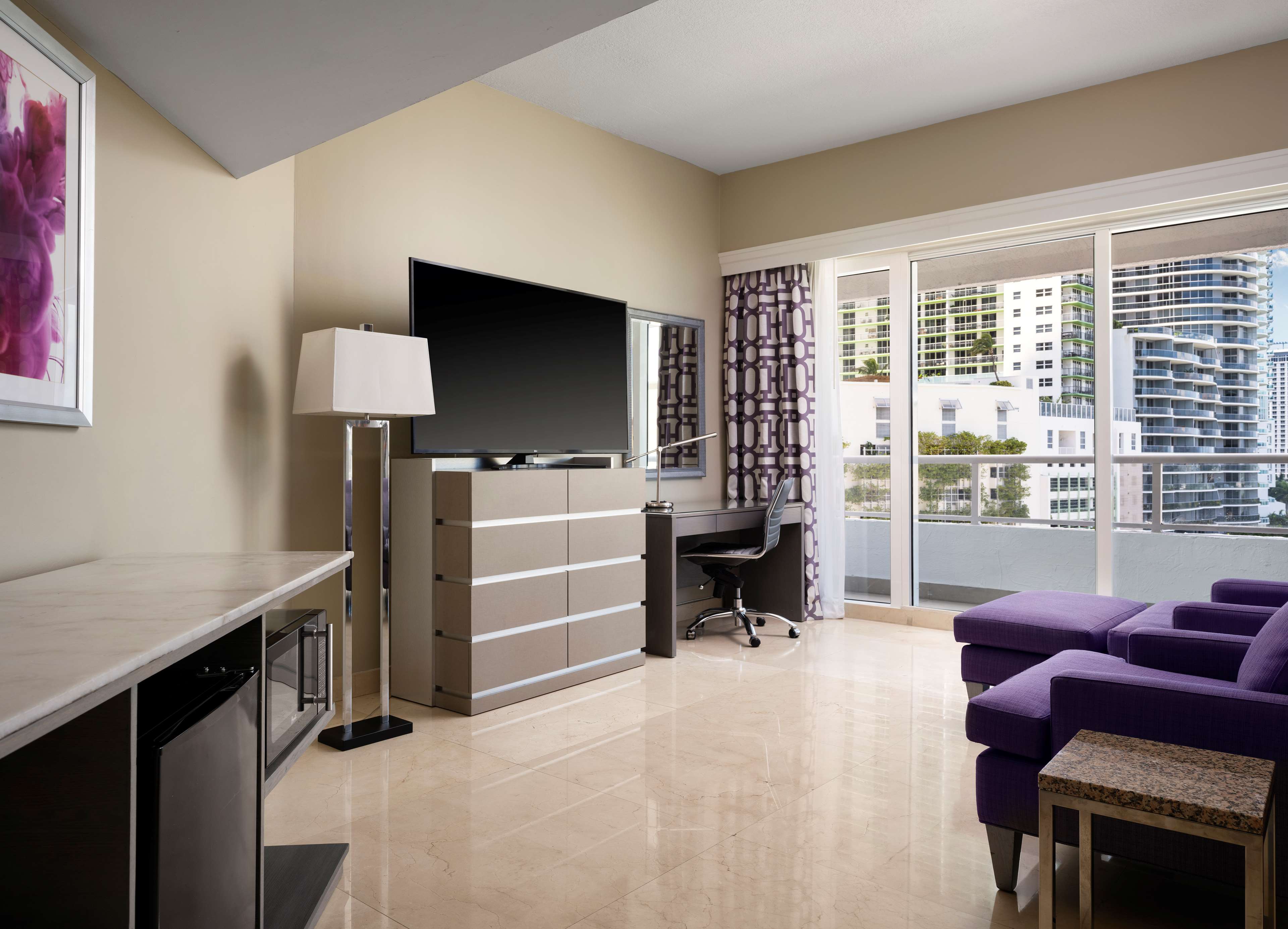 Doubletree Grand Hotel Biscayne Bay Room Type - JUNIOR SUITE PARKVW BALCNY