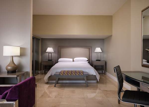  - DoubleTree by Hilton Grand Hotel Biscayne Bay Miami