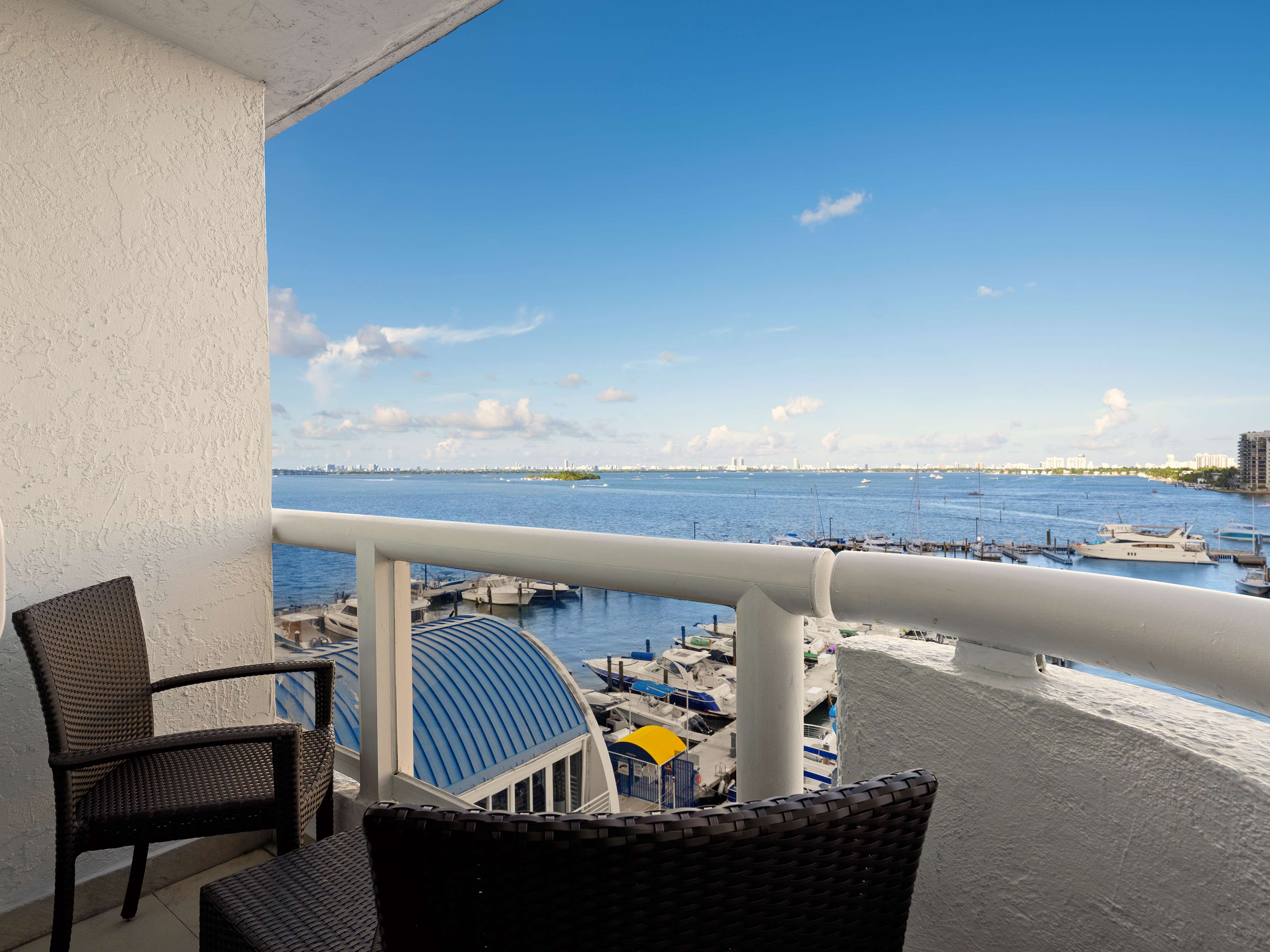 Doubletree Grand Hotel Biscayne Bay Room Type - 1 KNG GRAND SUITE BAYVIEW