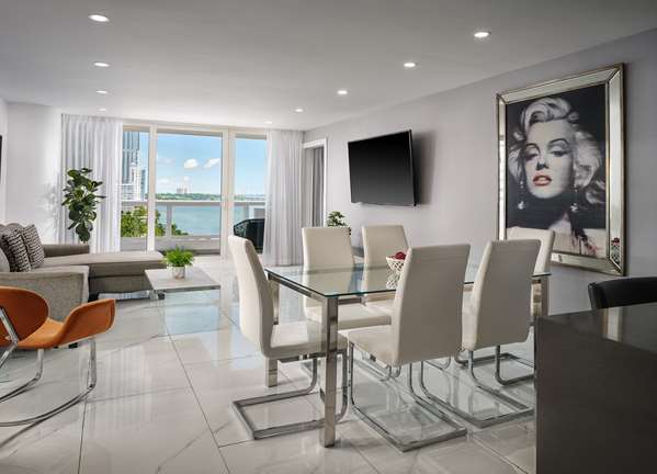  - DoubleTree by Hilton Grand Hotel Biscayne Bay Miami
