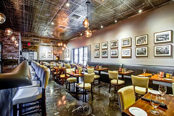 Restaurant - DoubleTree by Hilton Grand Hotel Biscayne Bay Miami